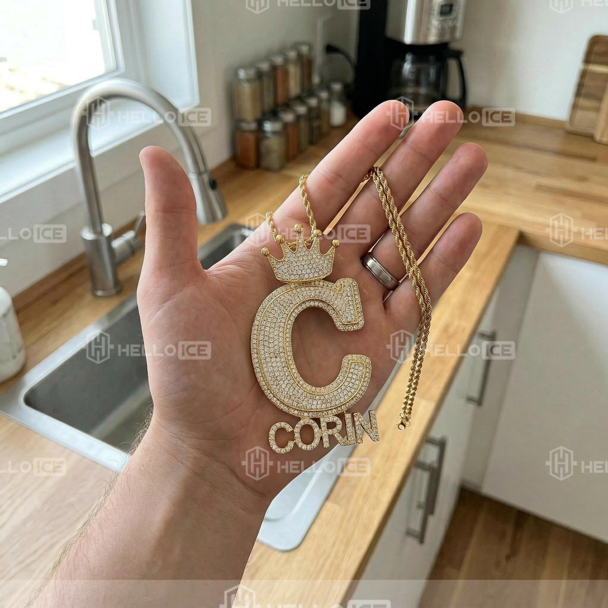 Helloice Review Image