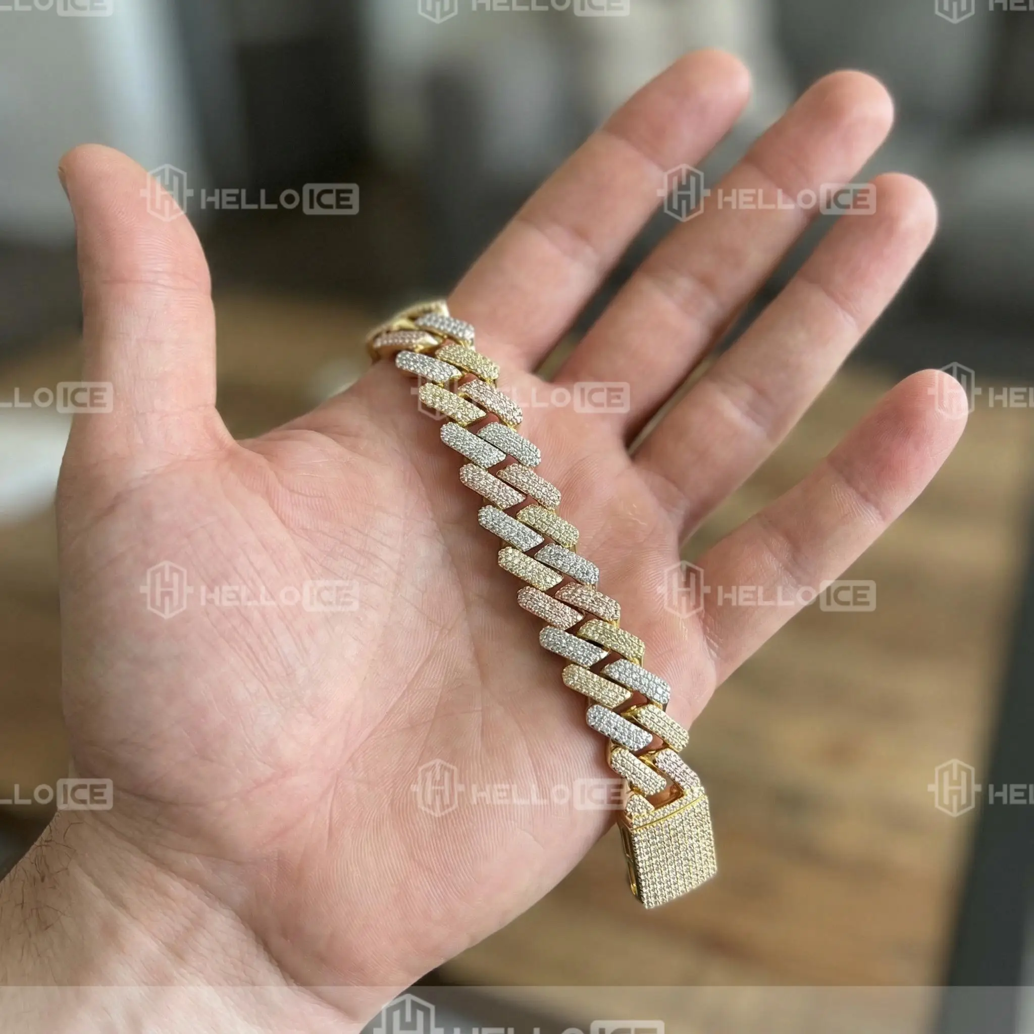 Helloice Review Image