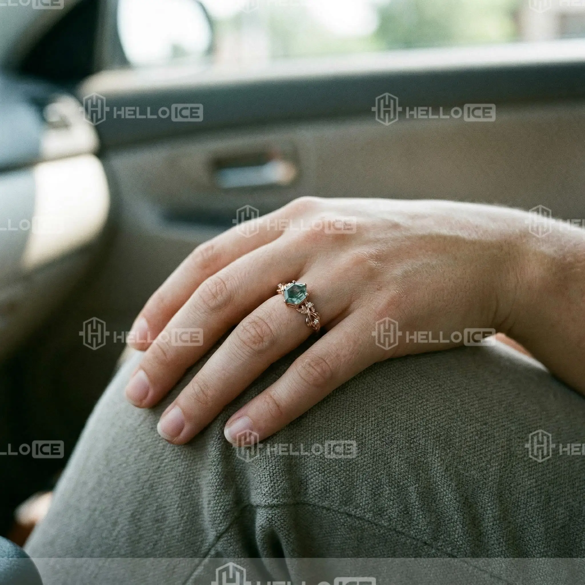 Helloice Review Image