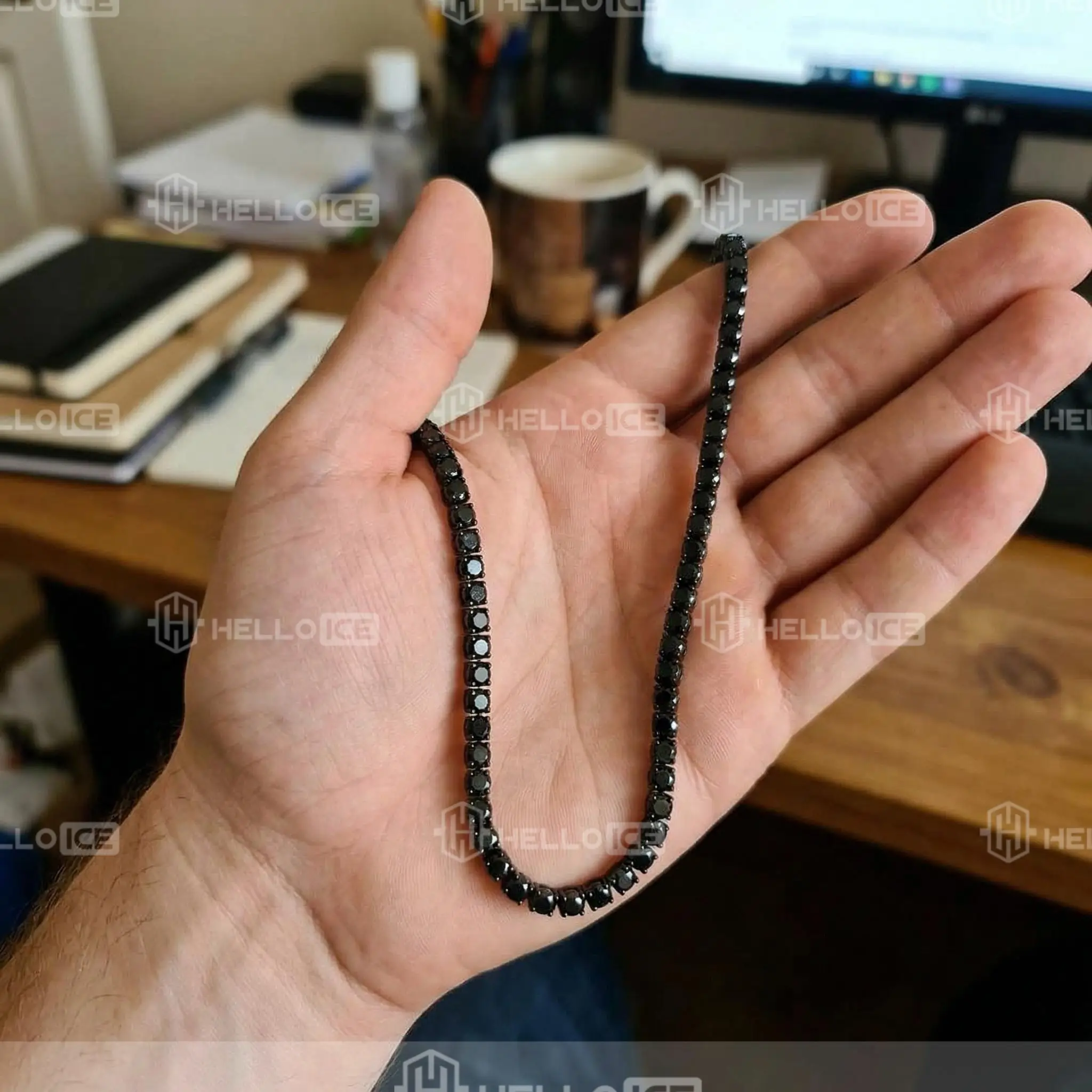 Helloice Review Image