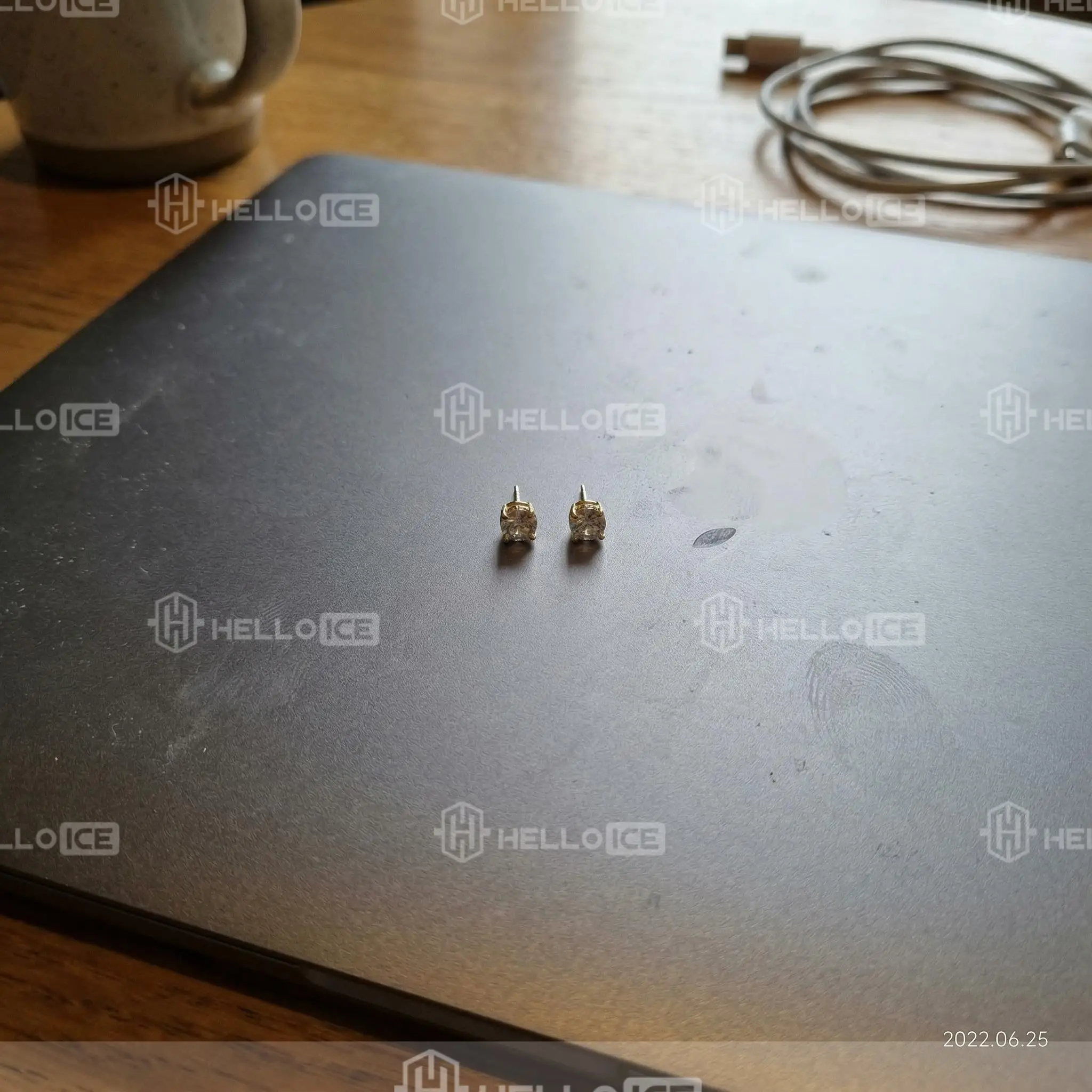 Helloice Review Image