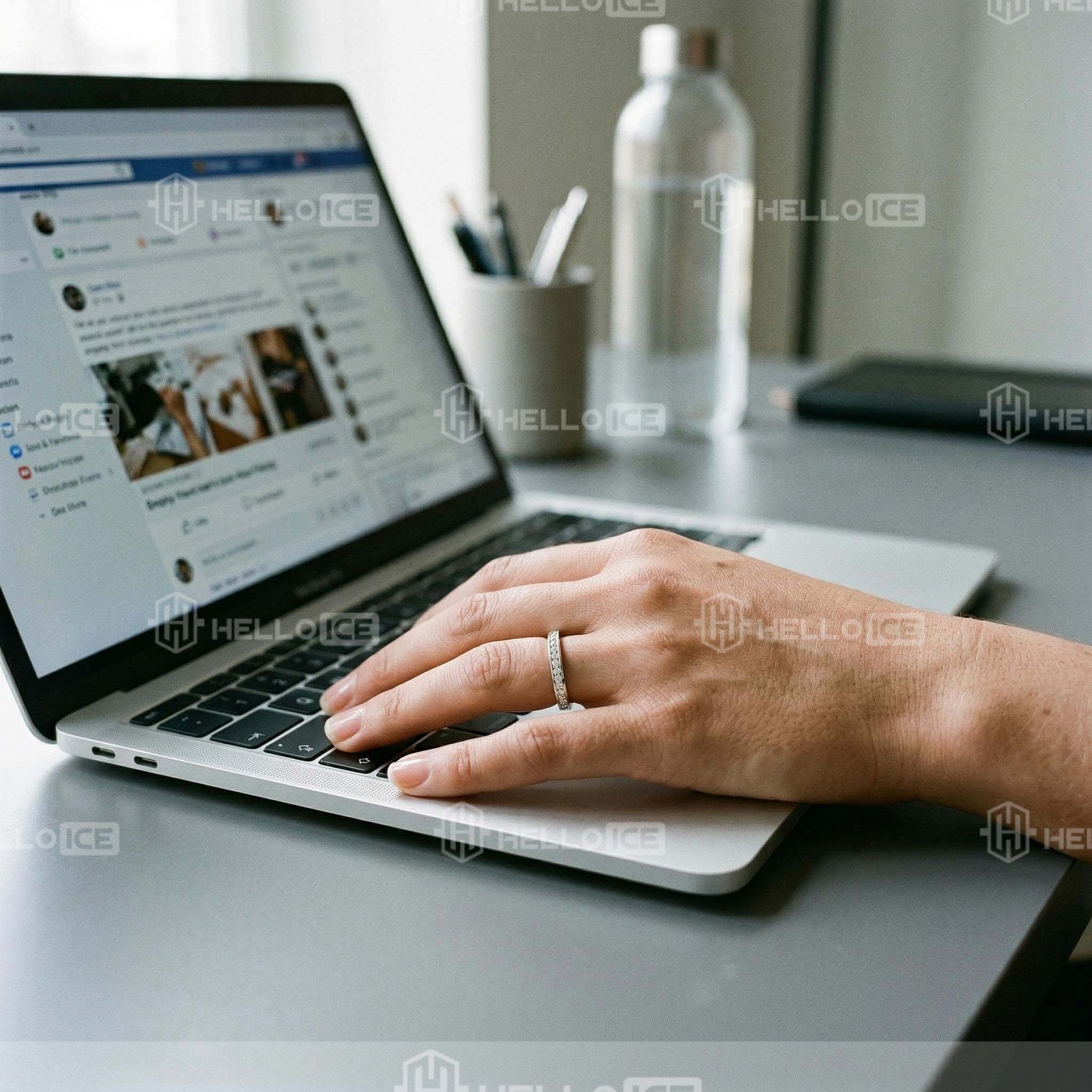 Helloice Review Image