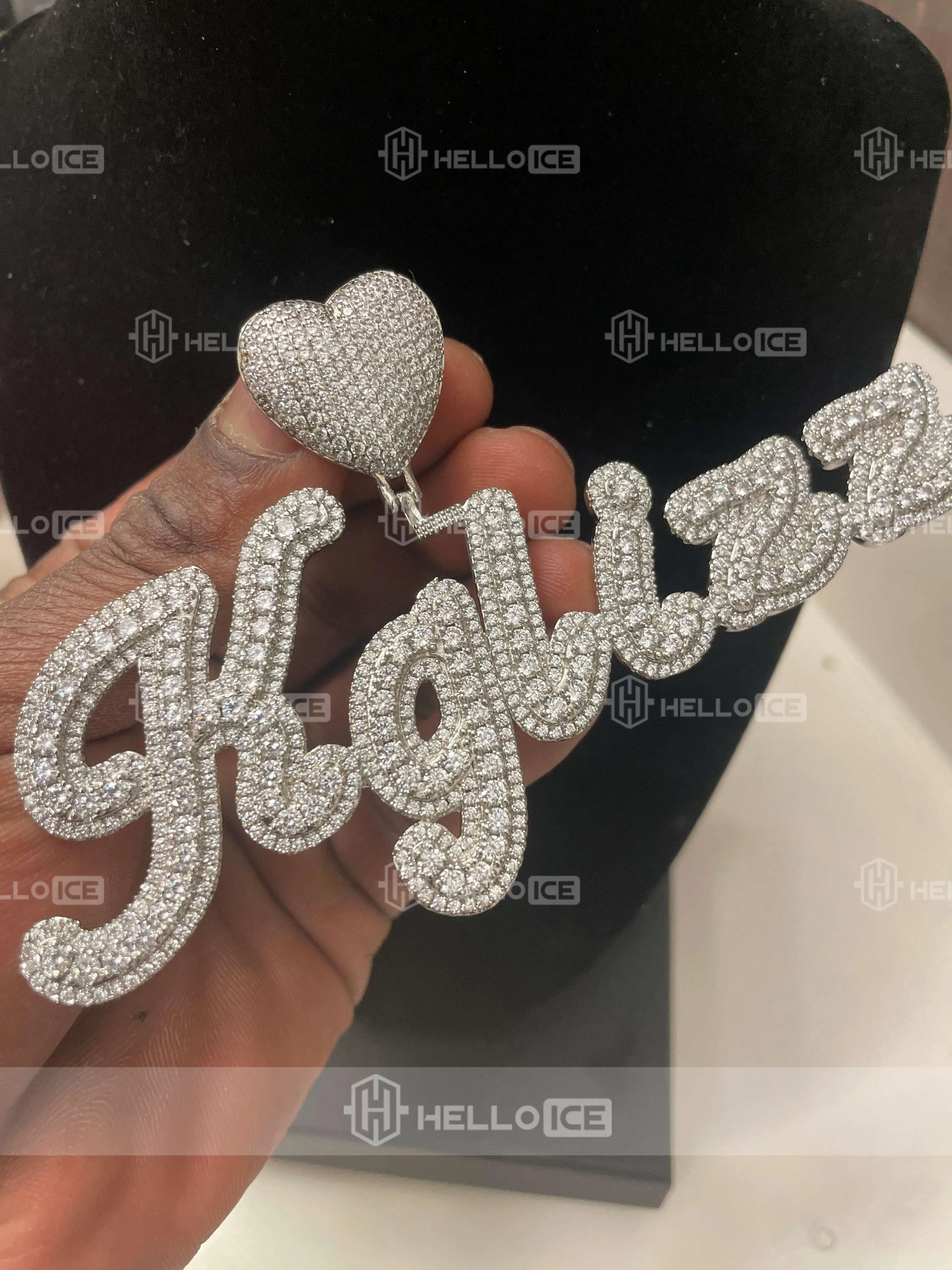 Helloice Review Image