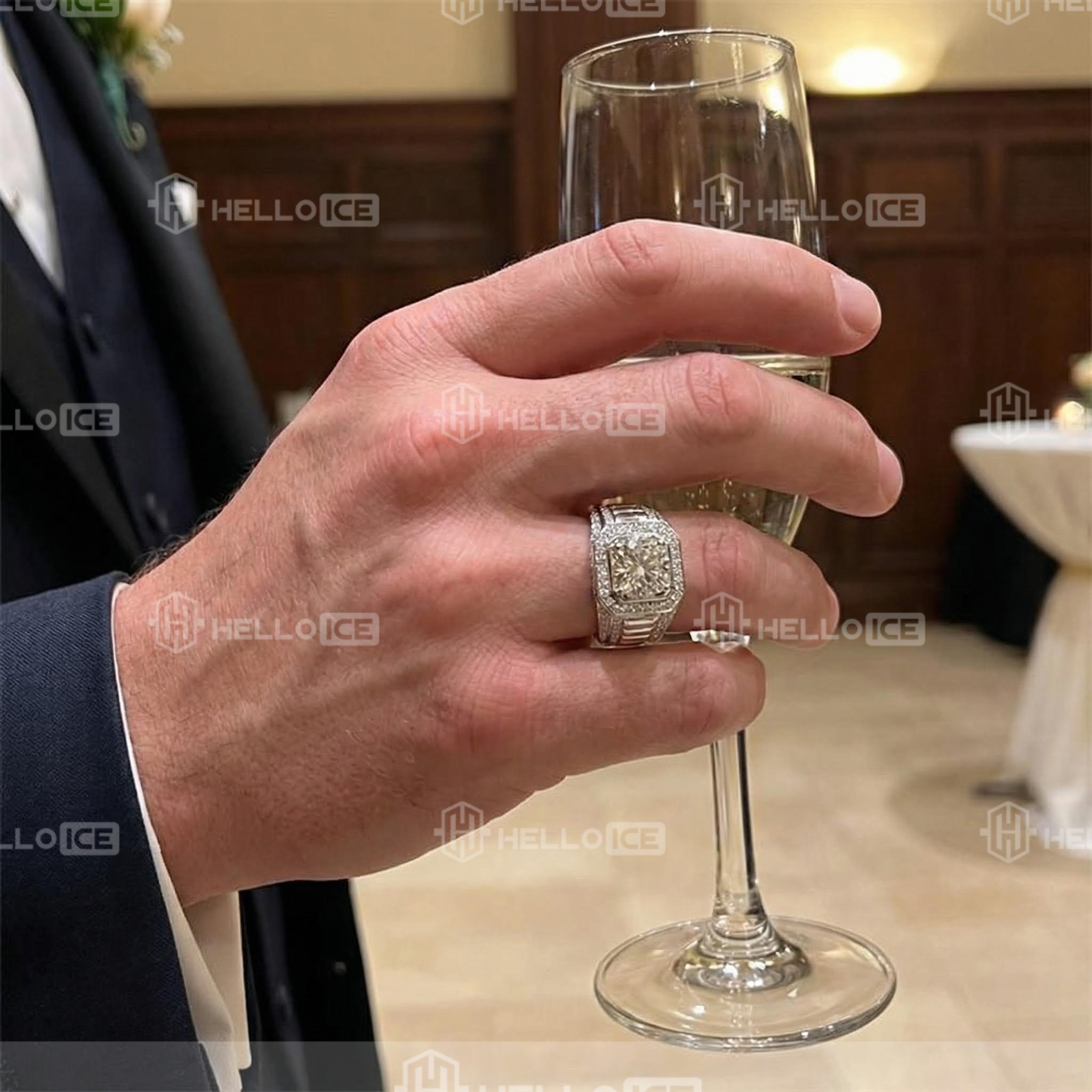 Helloice Review Image