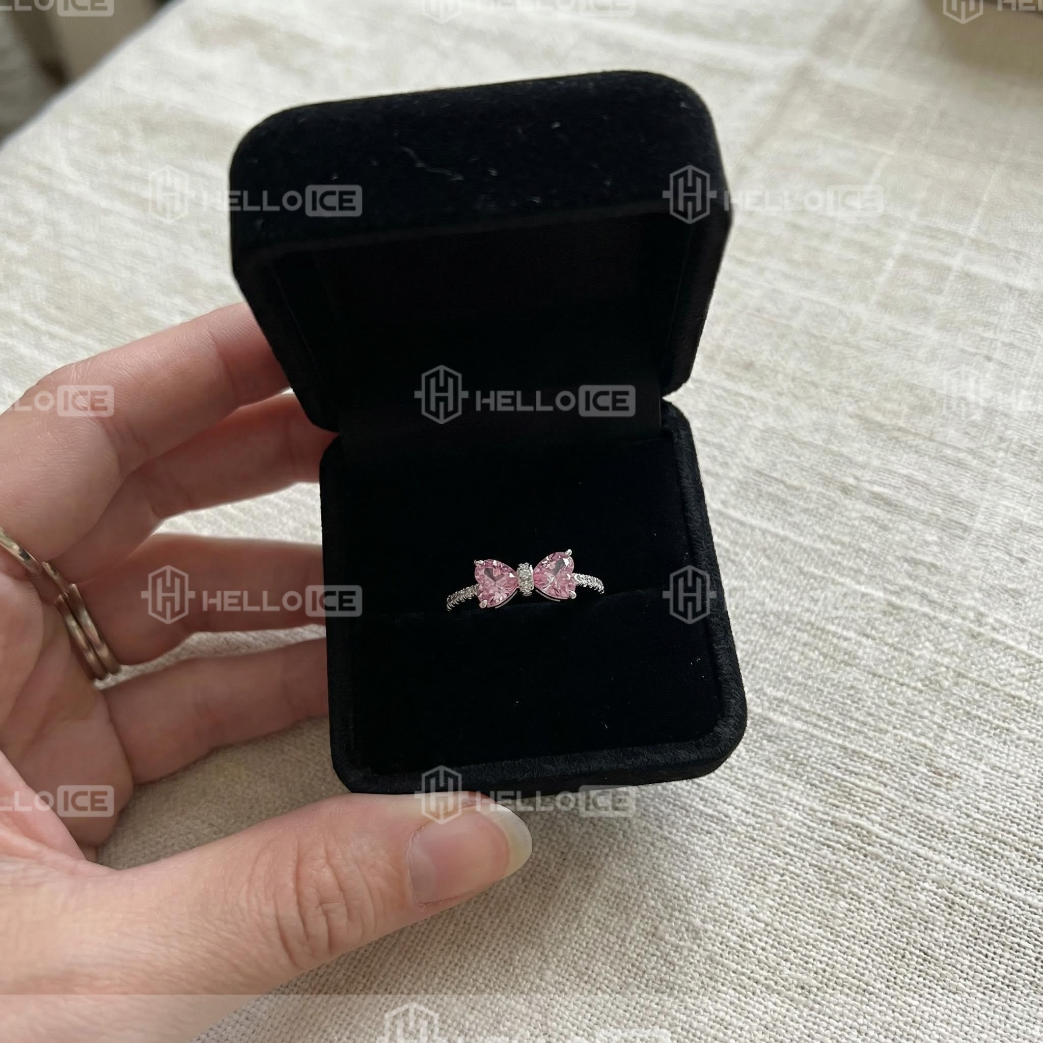 Helloice Review Image