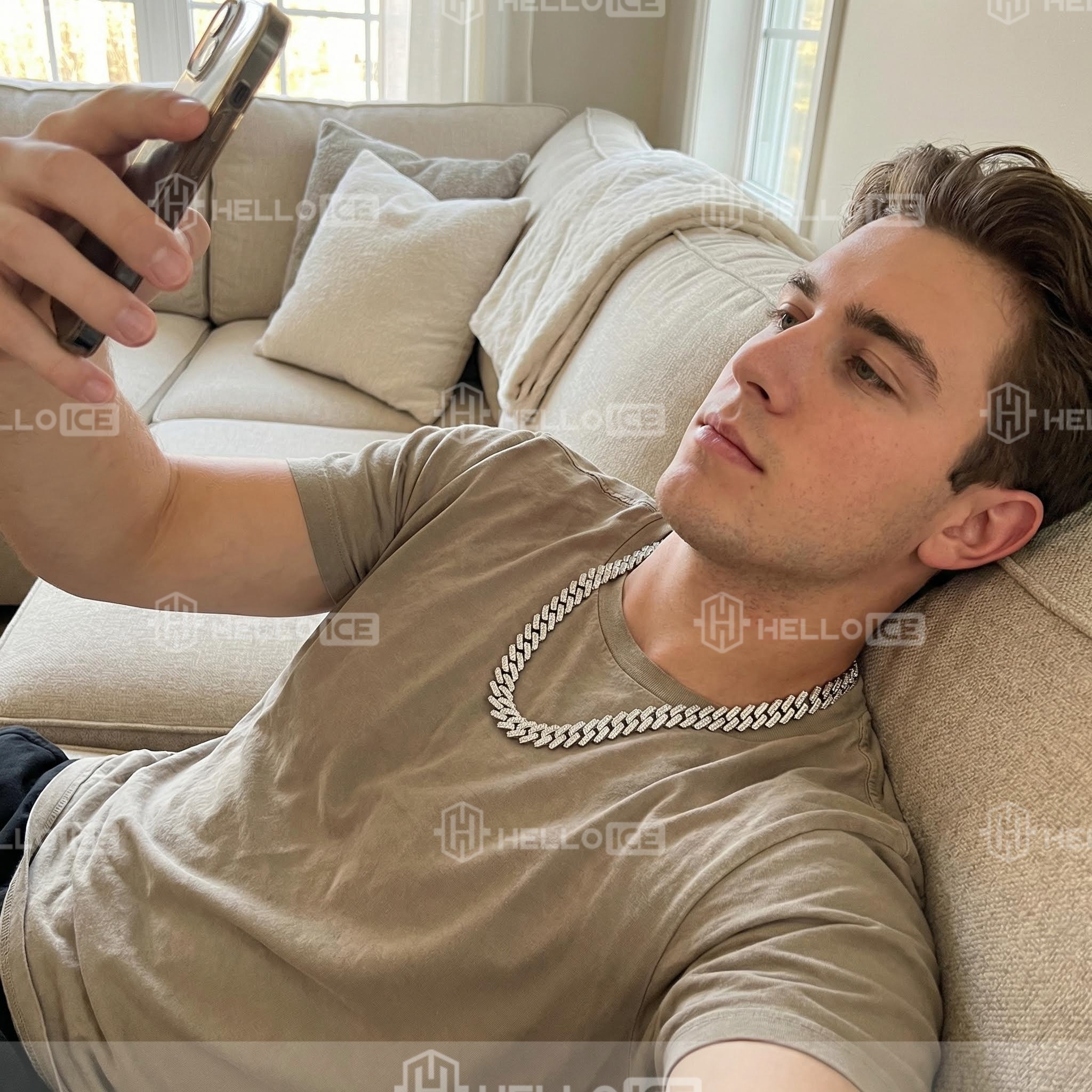 Helloice Review Image