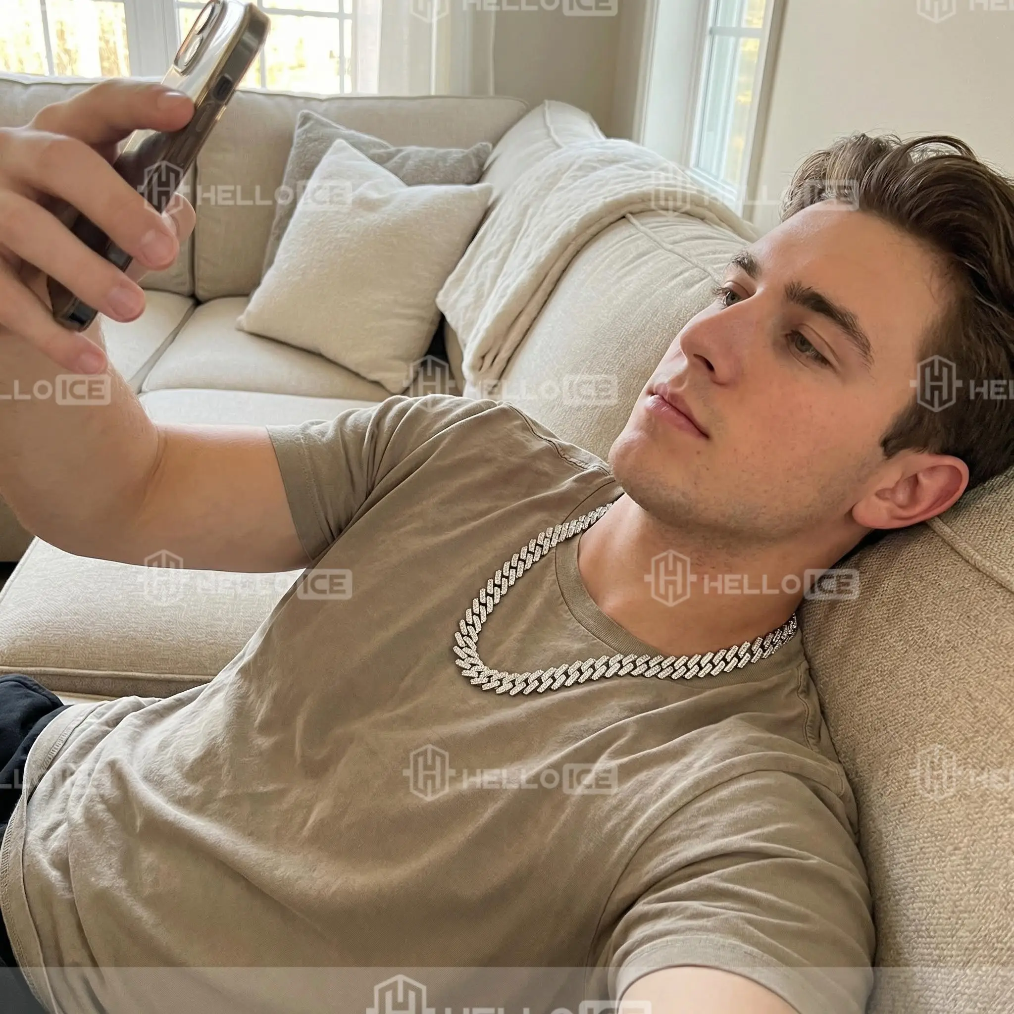 Helloice Review Image