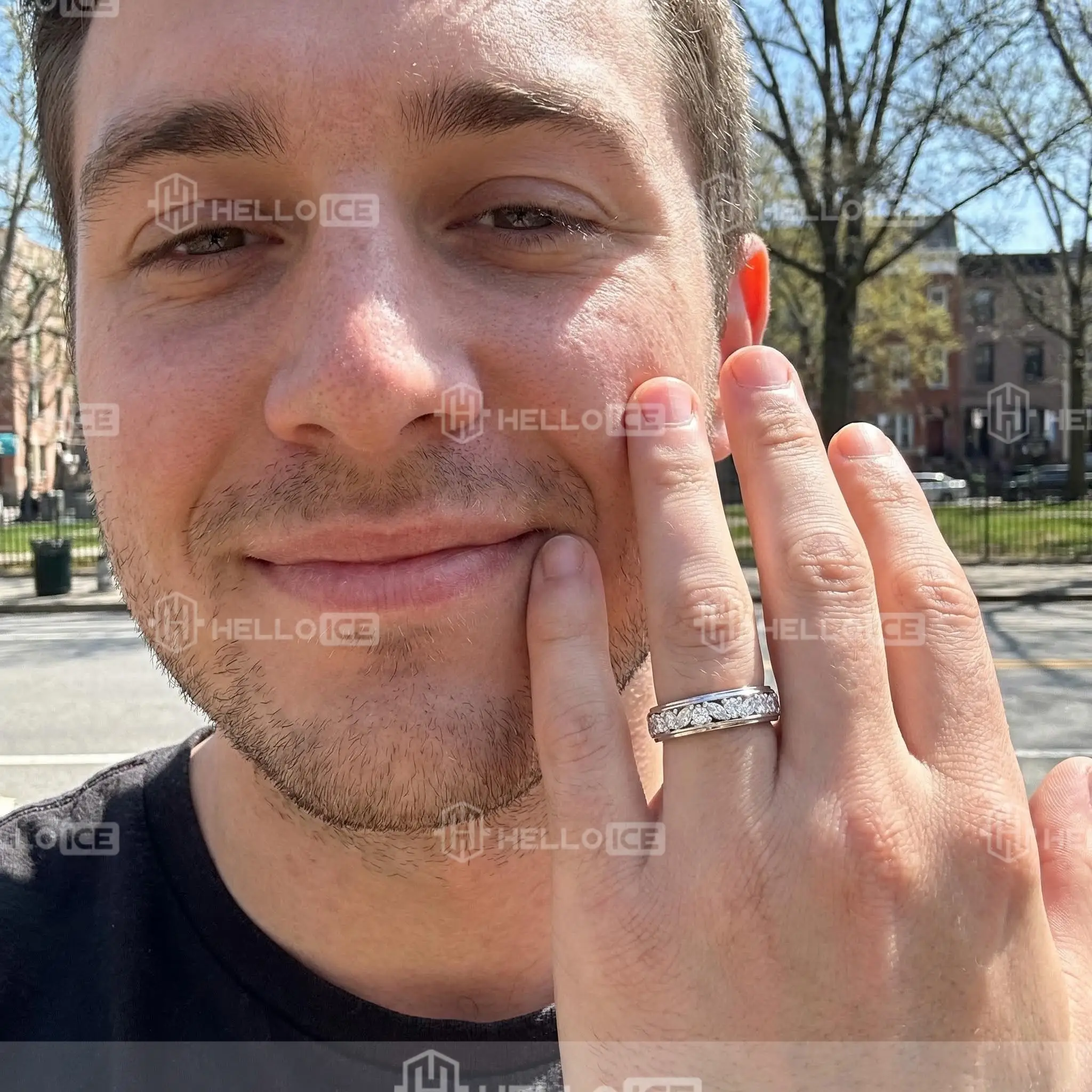 Helloice Review Image