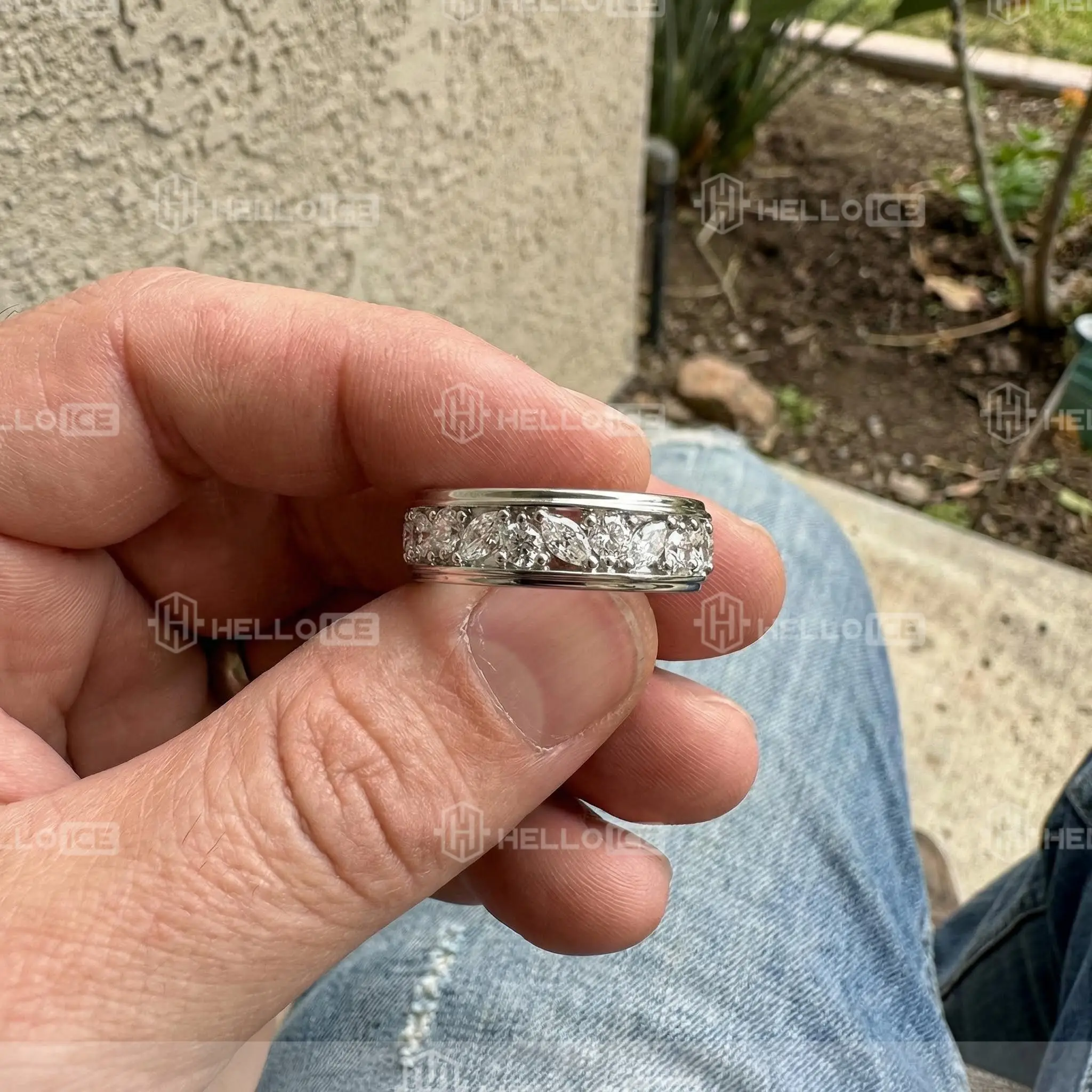 Helloice Review Image