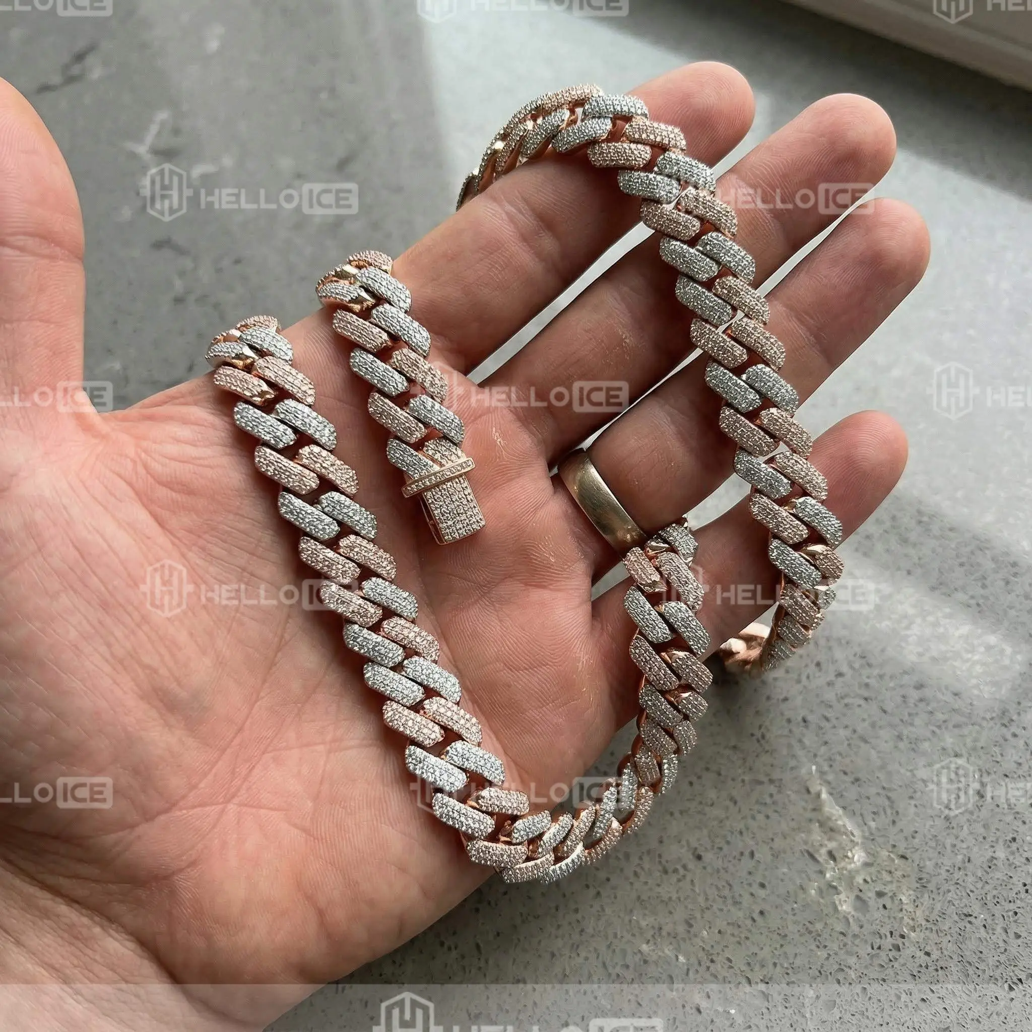 Helloice Review Image