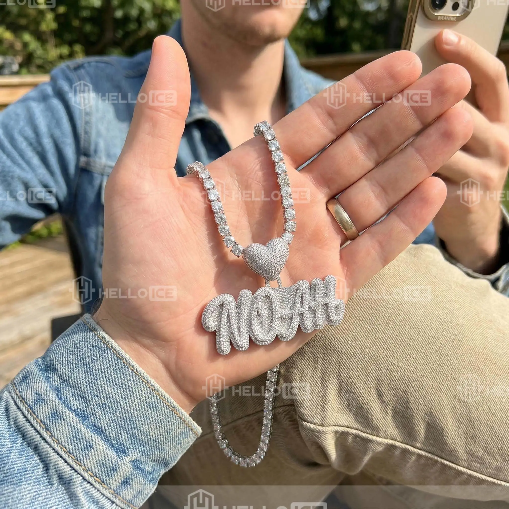 Helloice Review Image