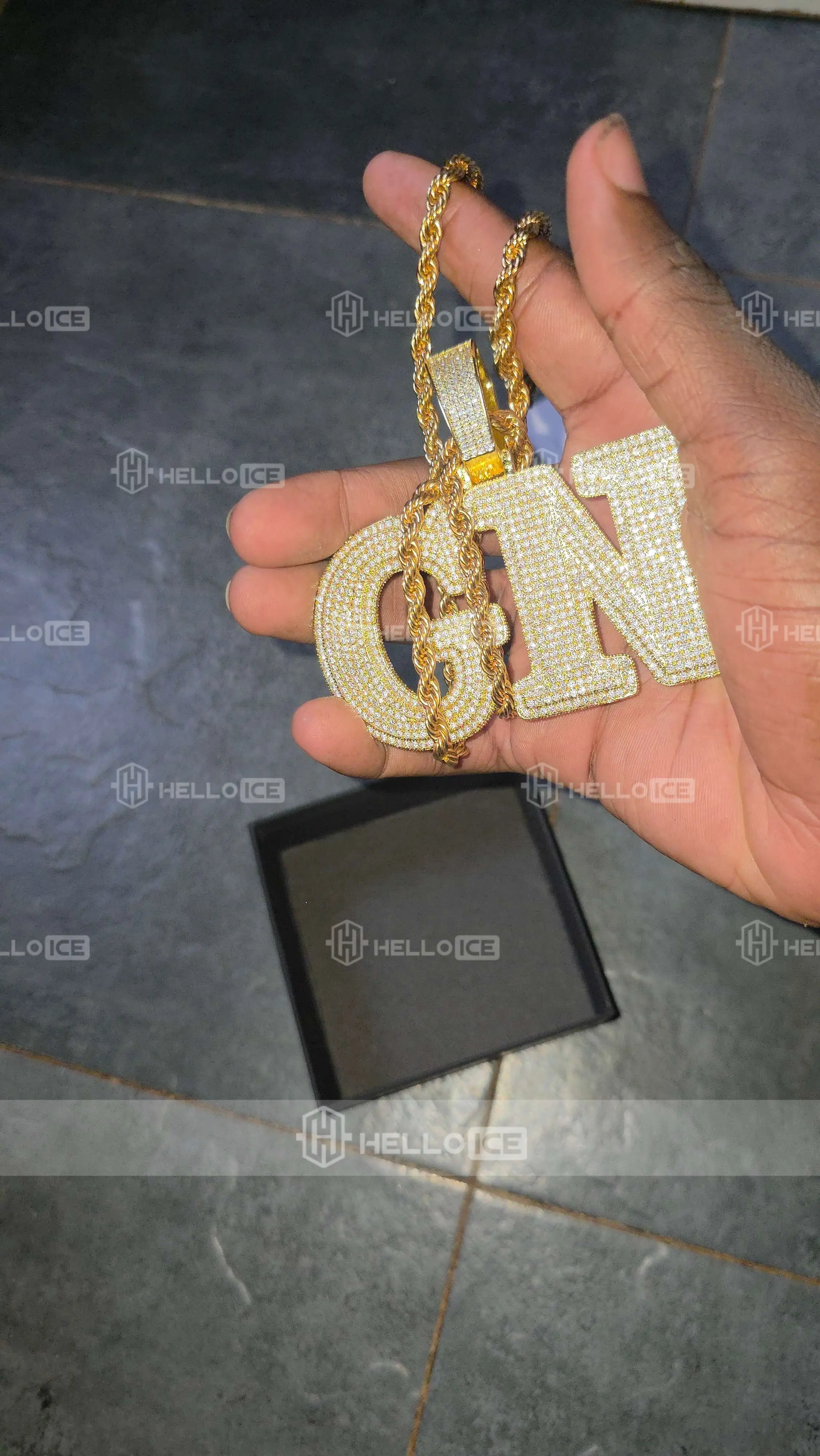 Helloice Review Image