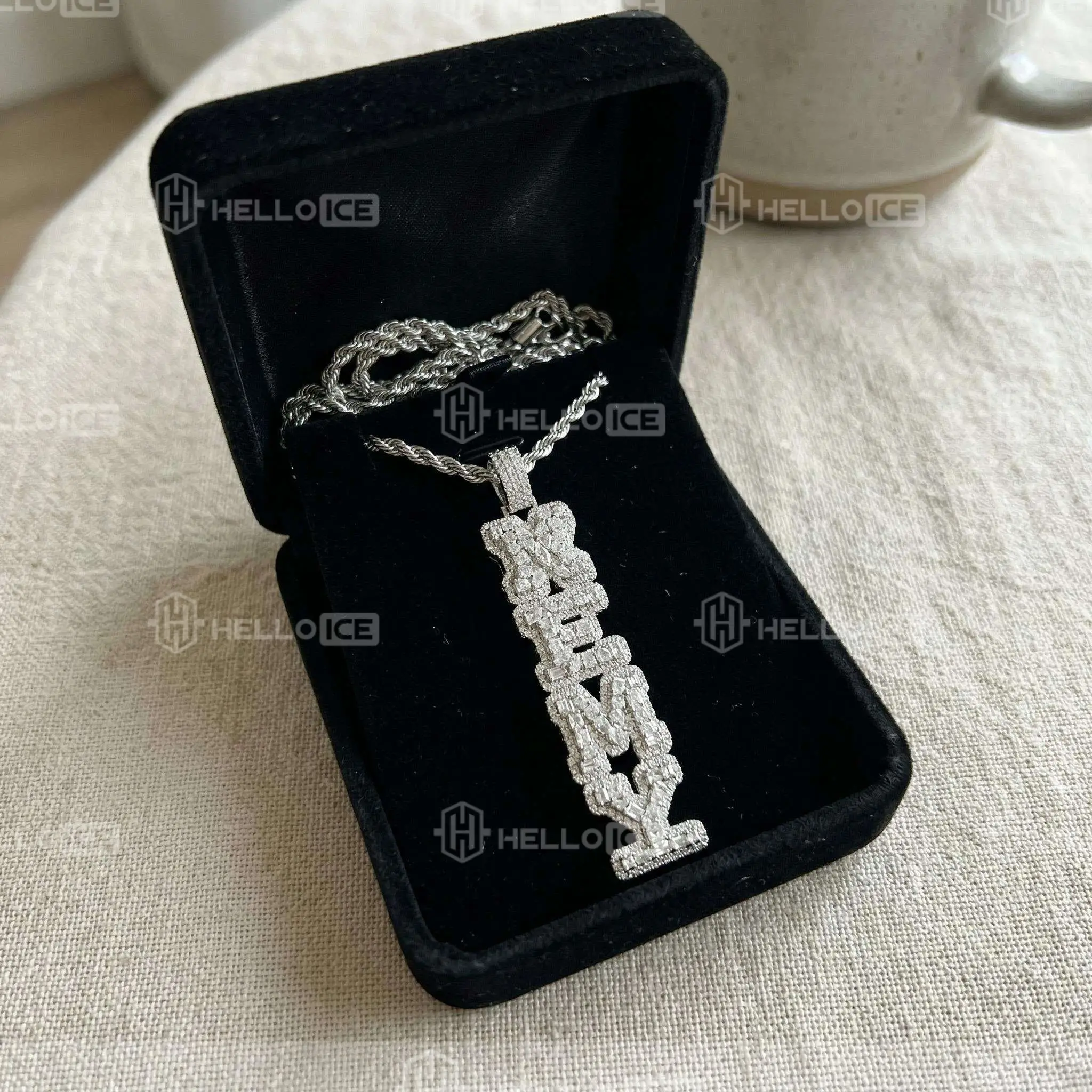 Helloice Review Image