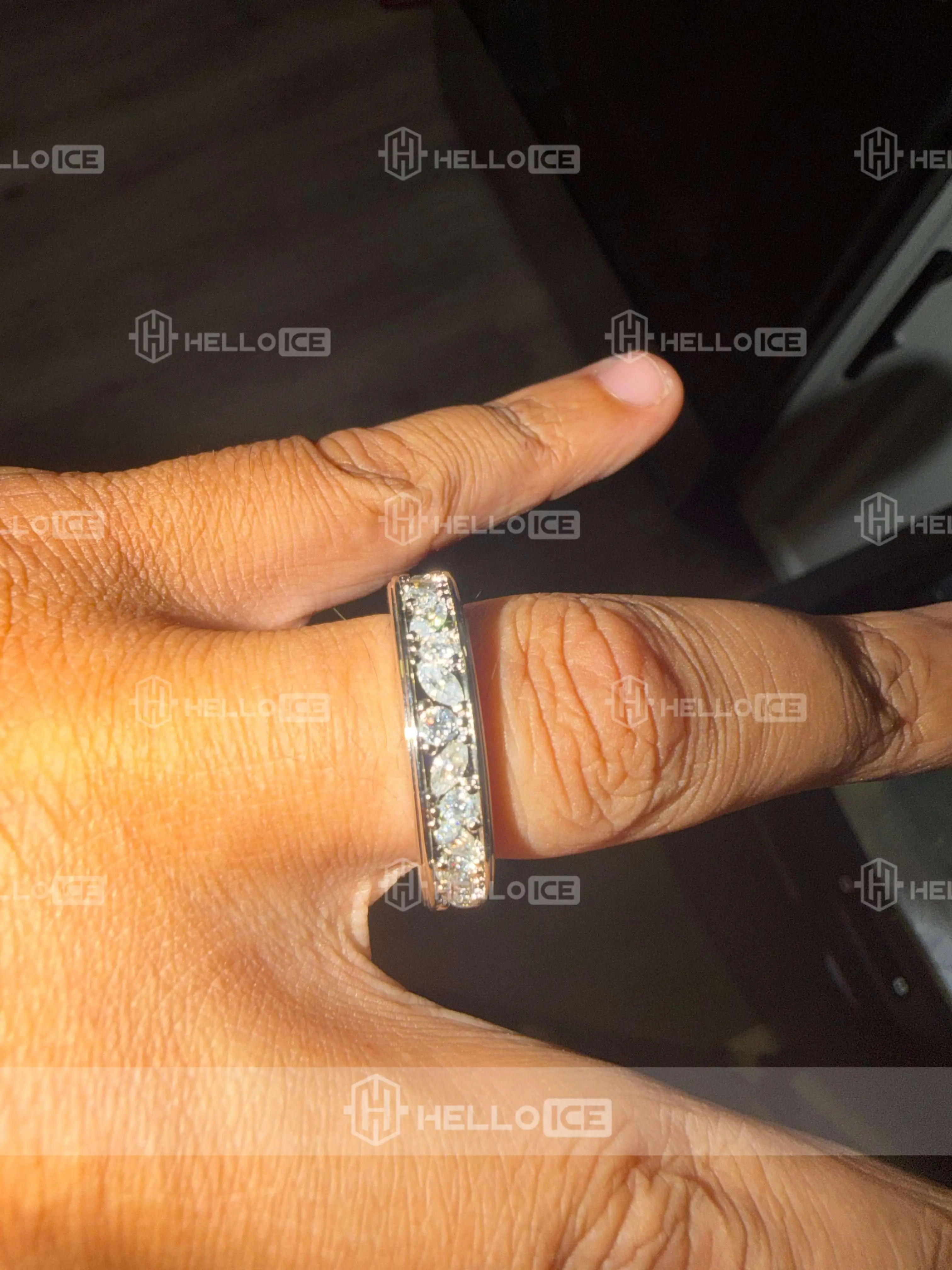 Helloice Review Image