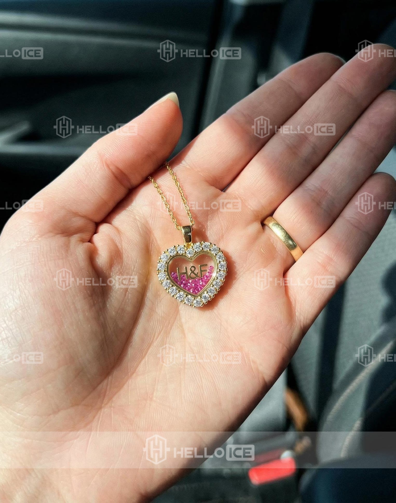 Helloice Review Image