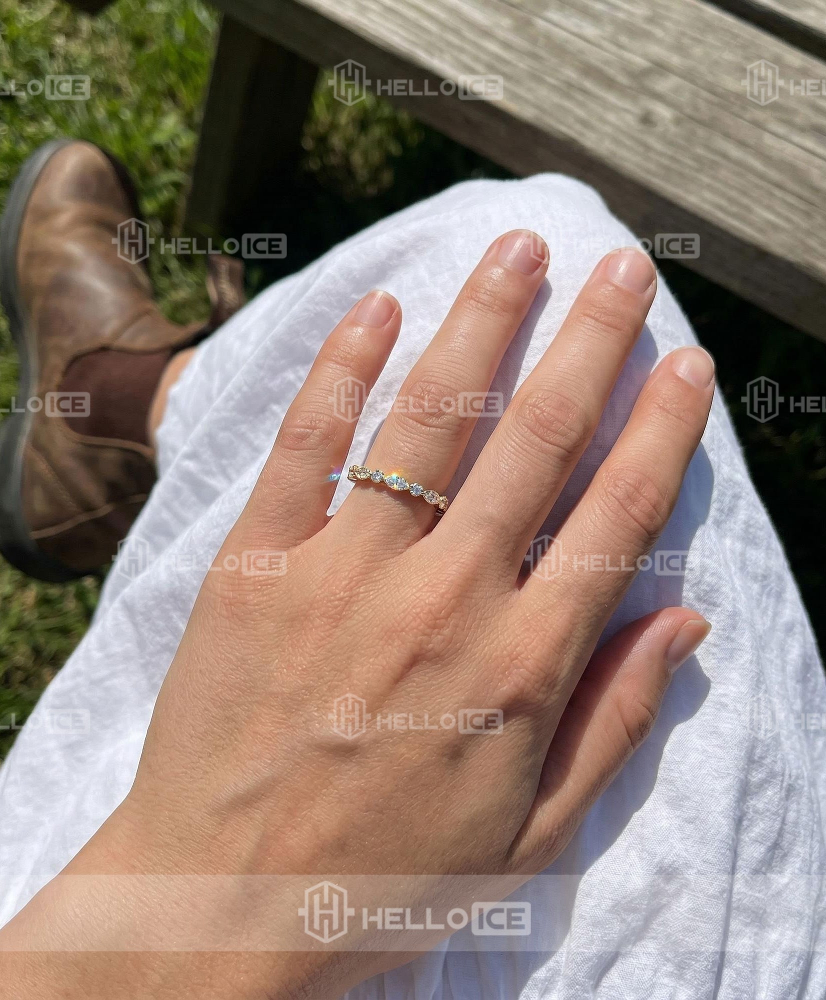 Helloice Review Image