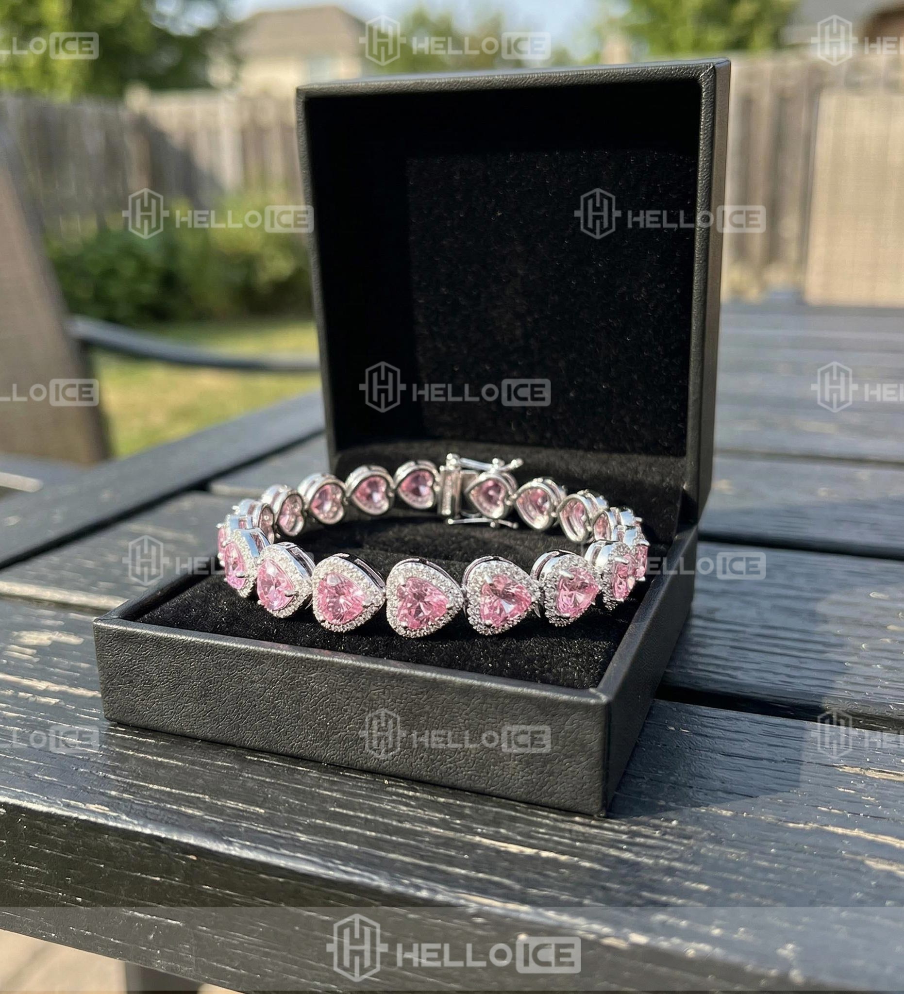 Helloice Review Image