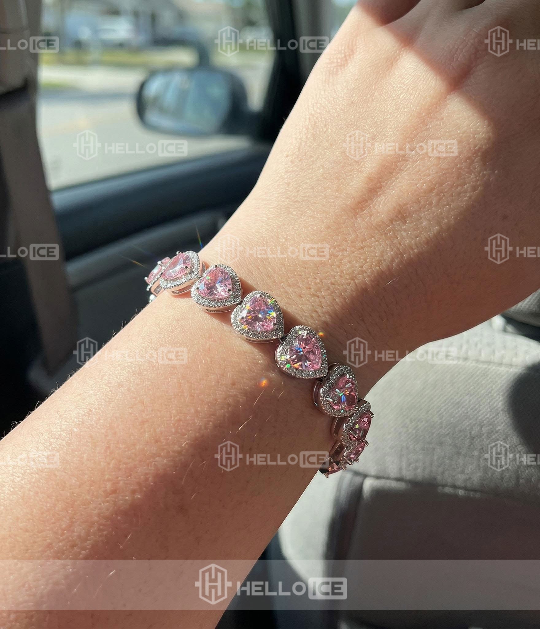 Helloice Review Image
