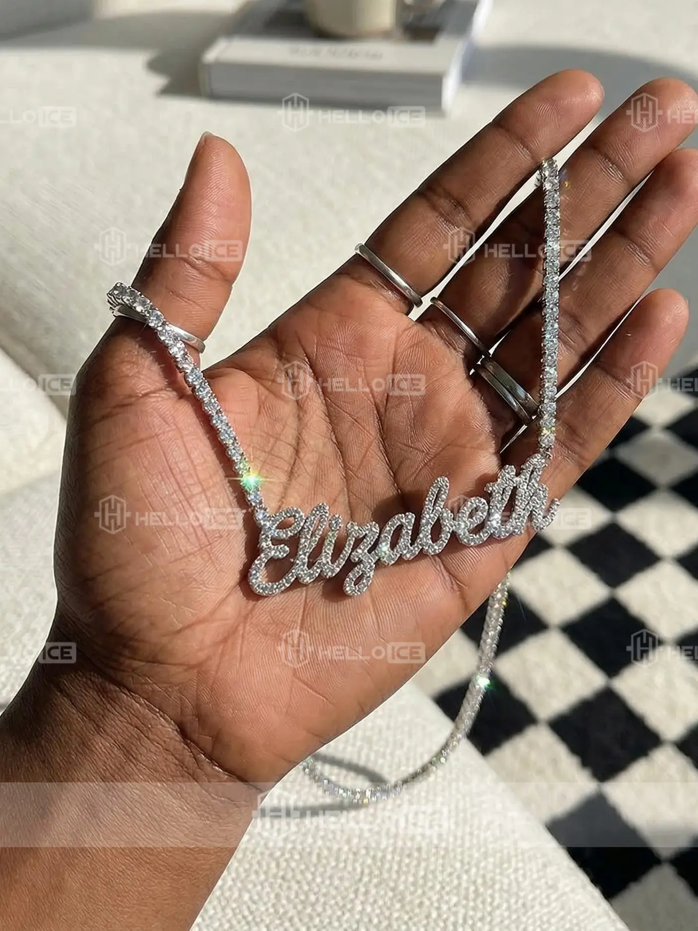 Helloice Review Image