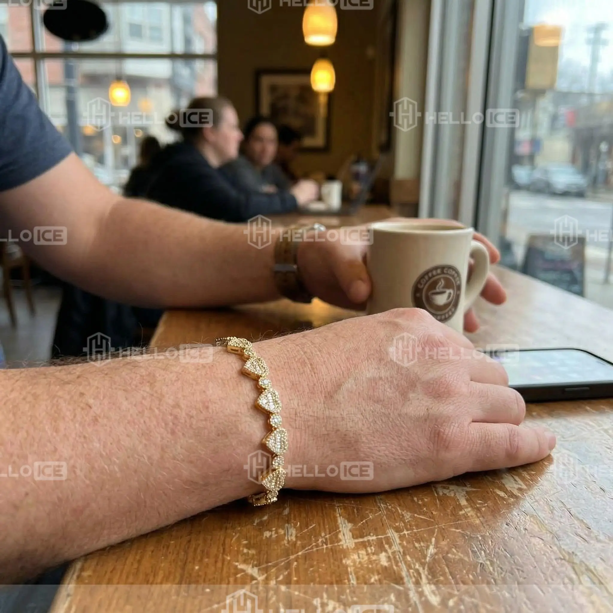 Helloice Review Image