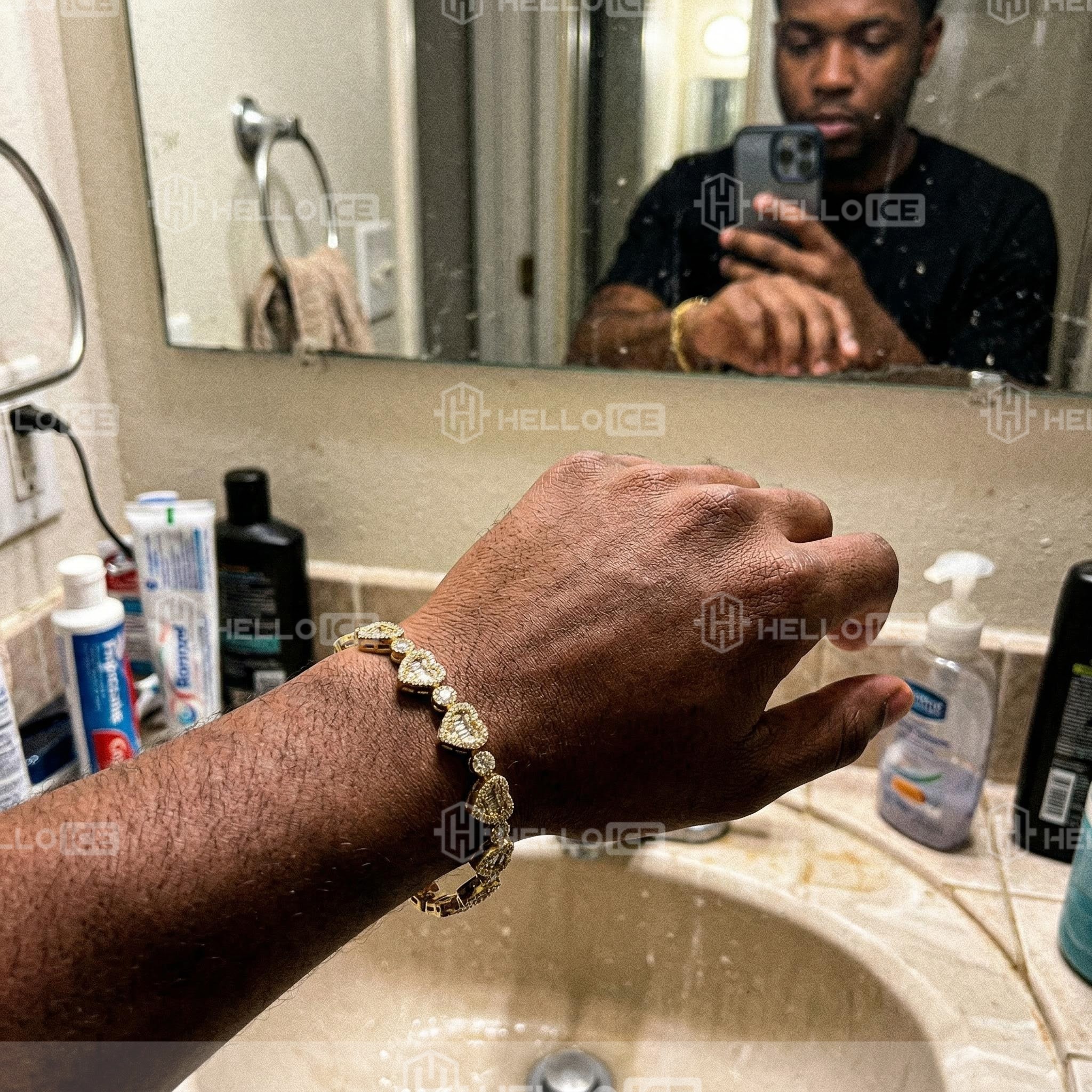 Helloice Review Image