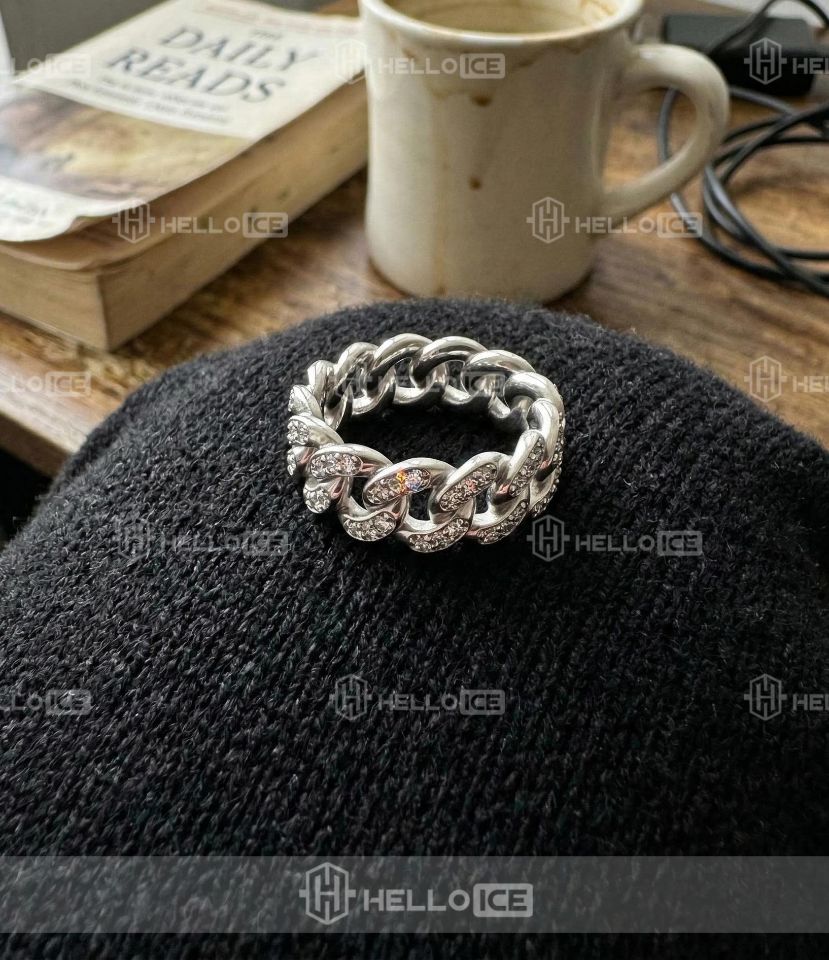 Helloice Review Image