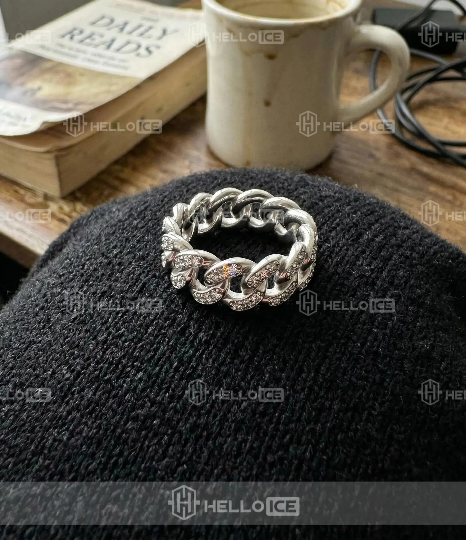 Helloice Review Image