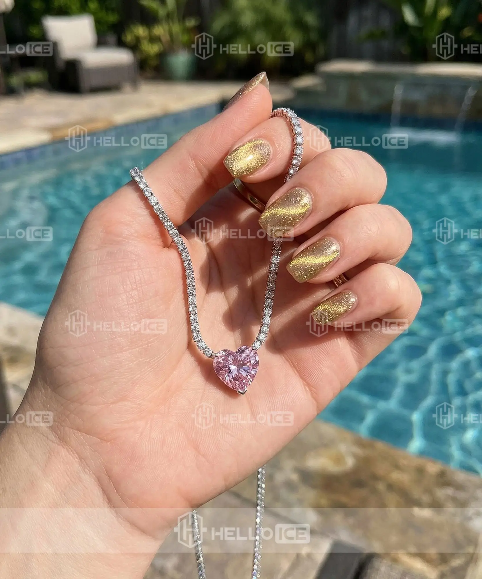 Helloice Review Image