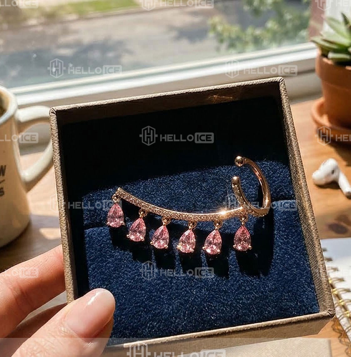 Helloice Review Image