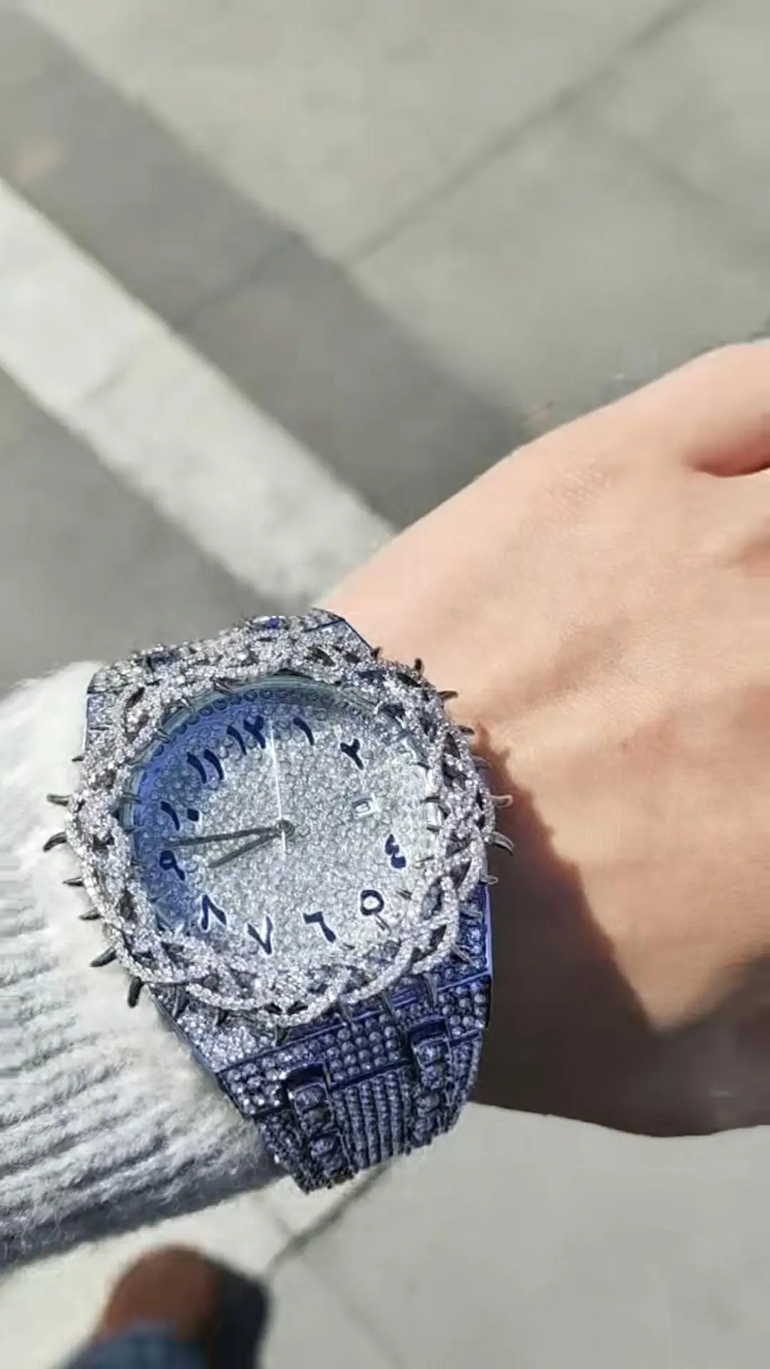 Helloice Review Image