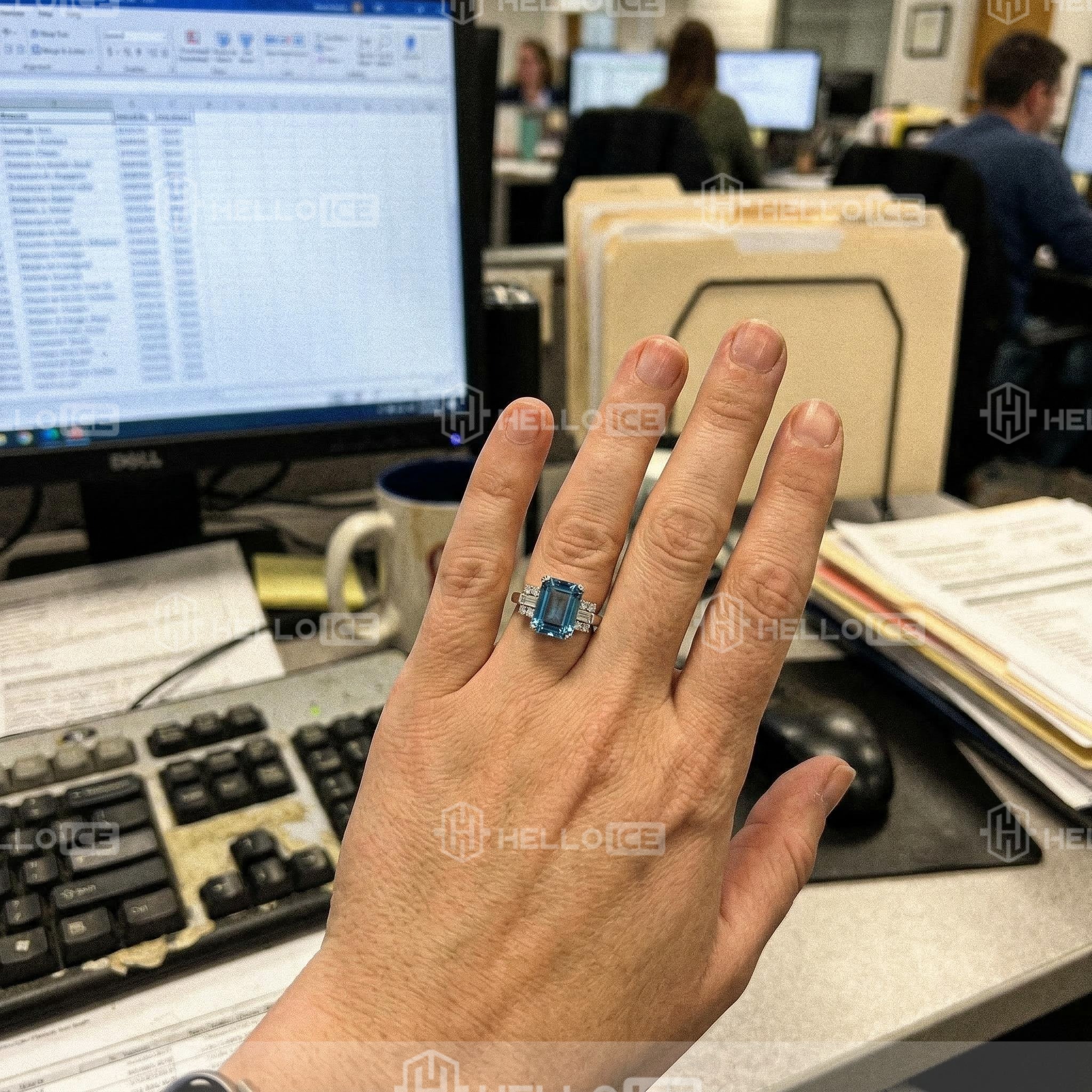 Helloice Review Image