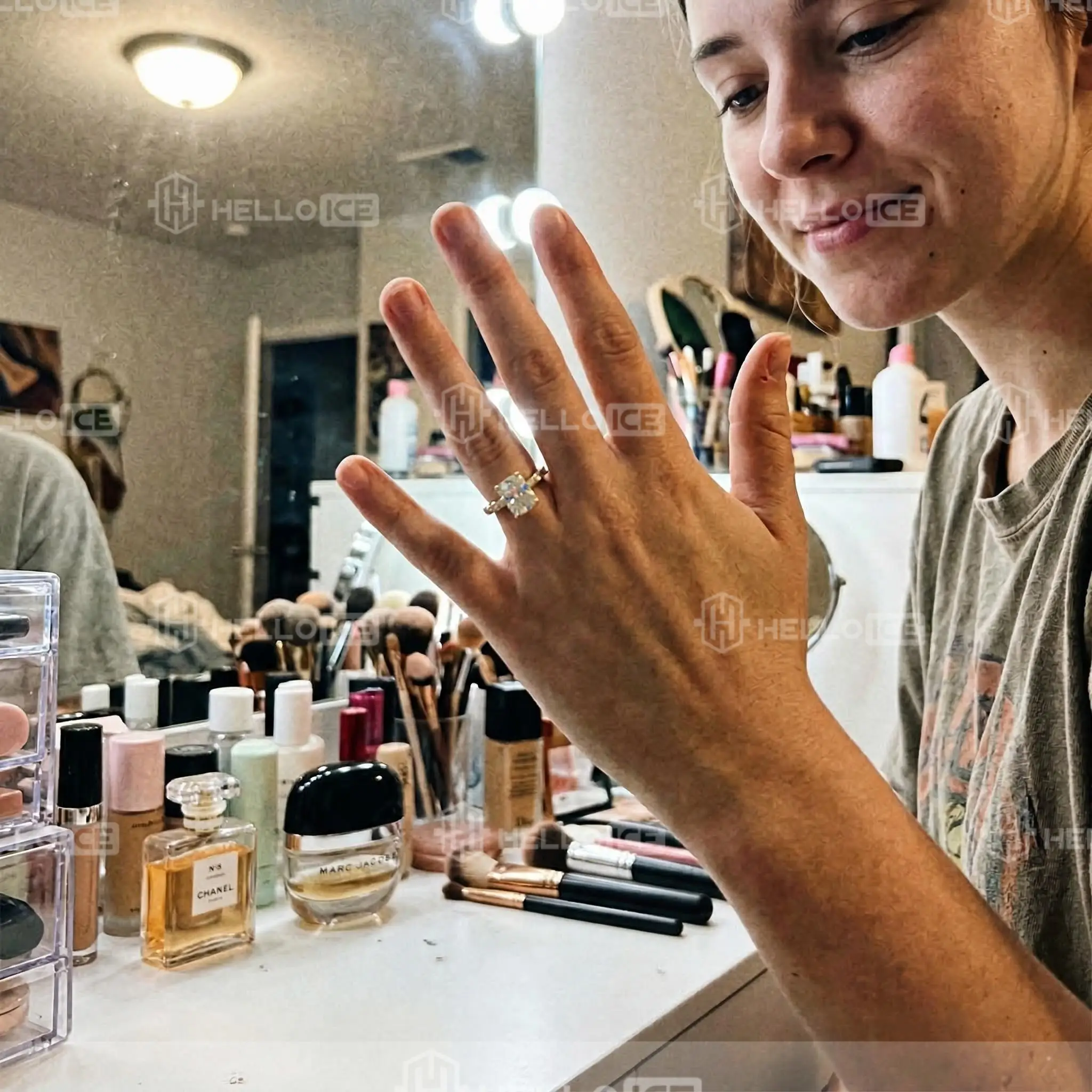 Helloice Review Image