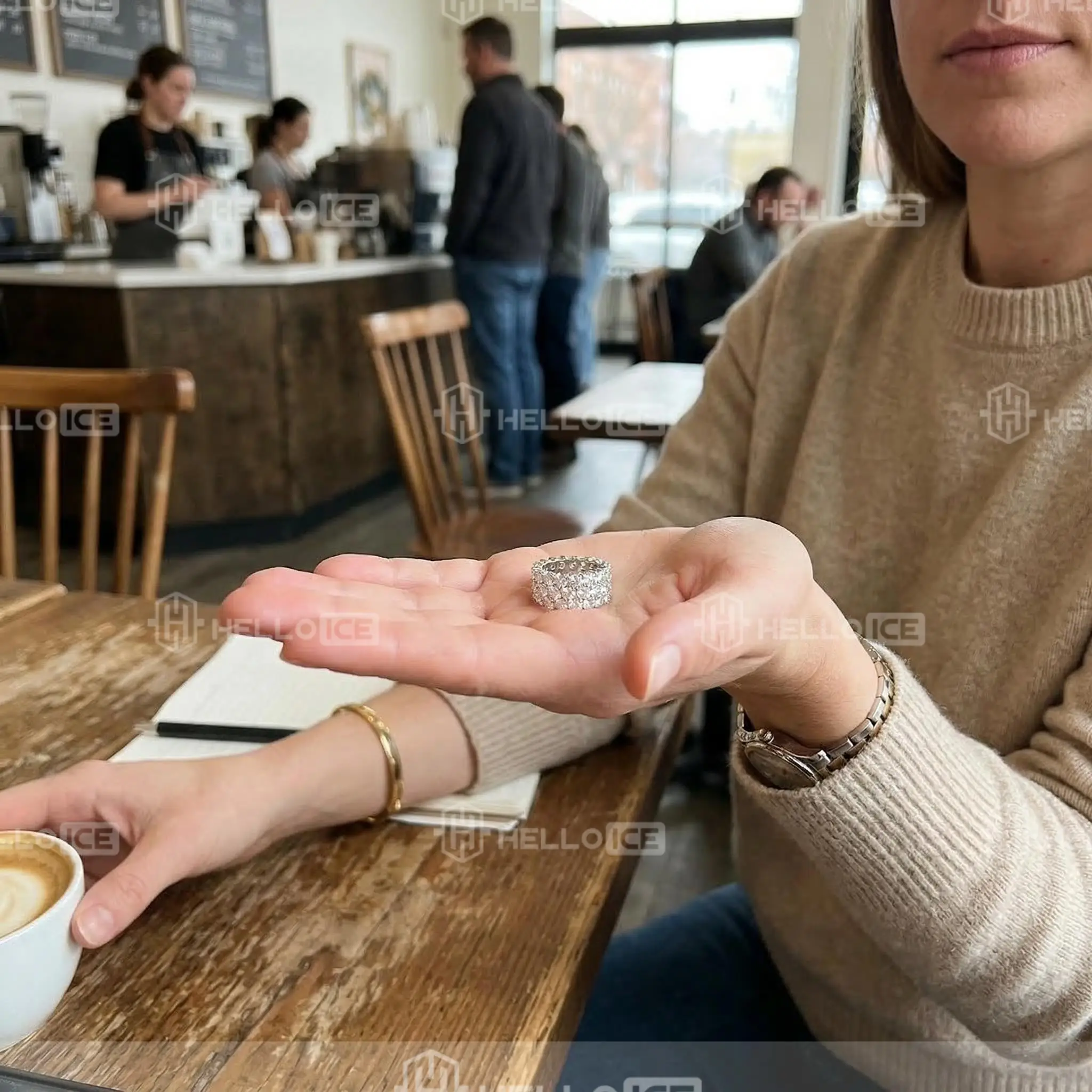 Helloice Review Image