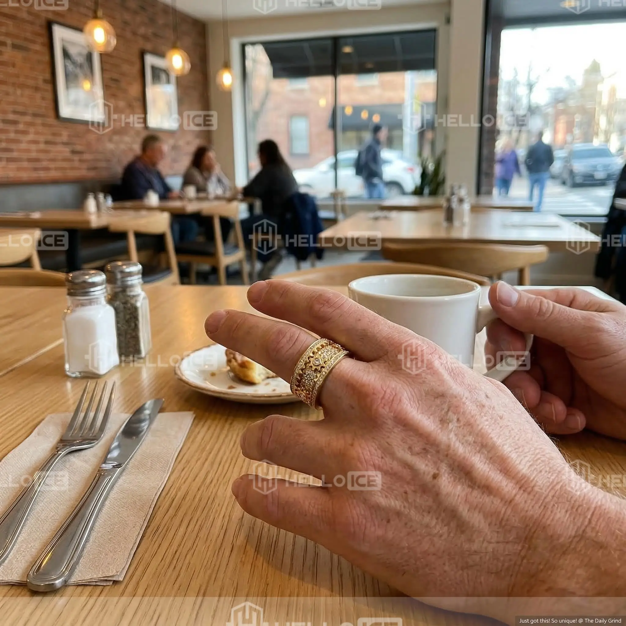 Helloice Review Image