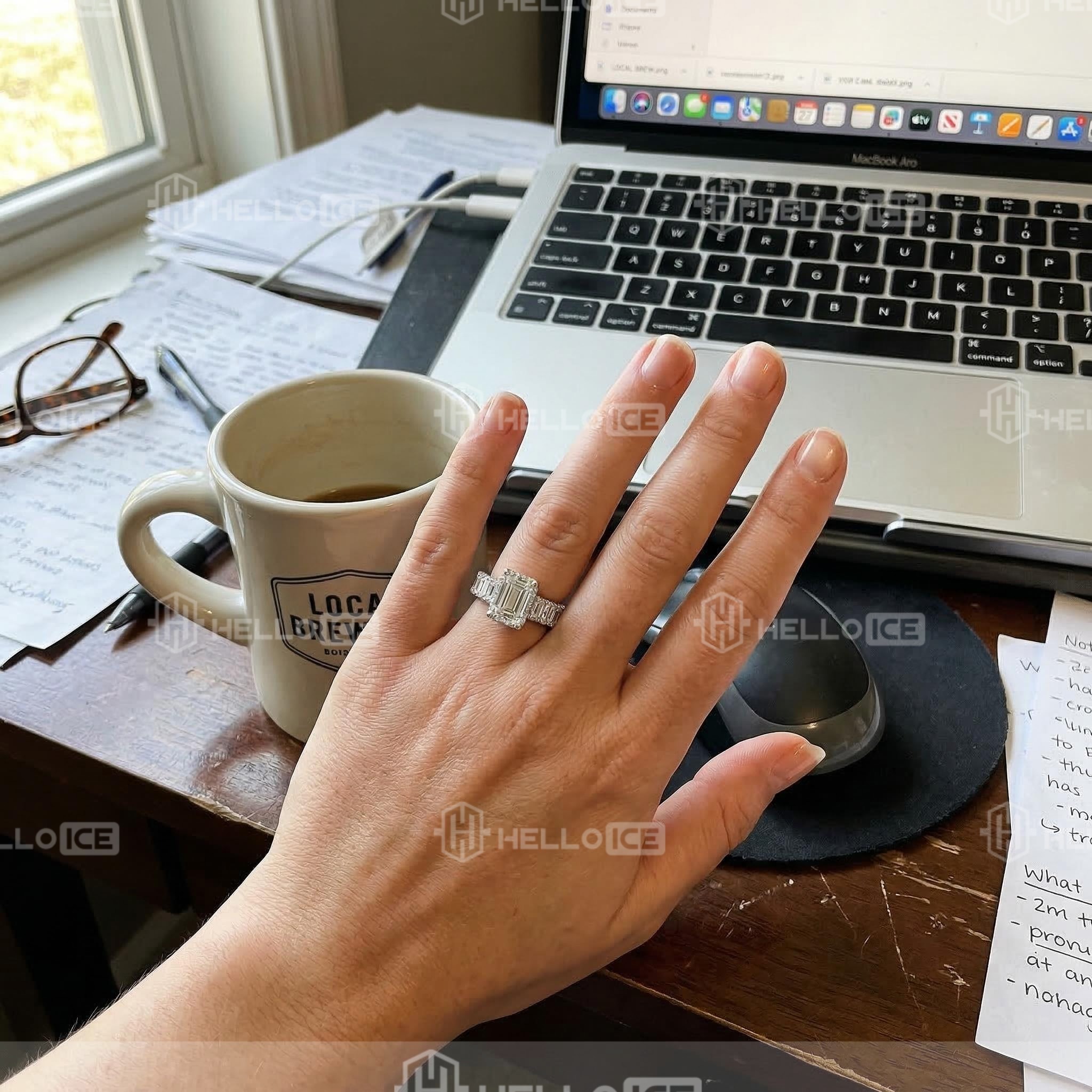 Helloice Review Image