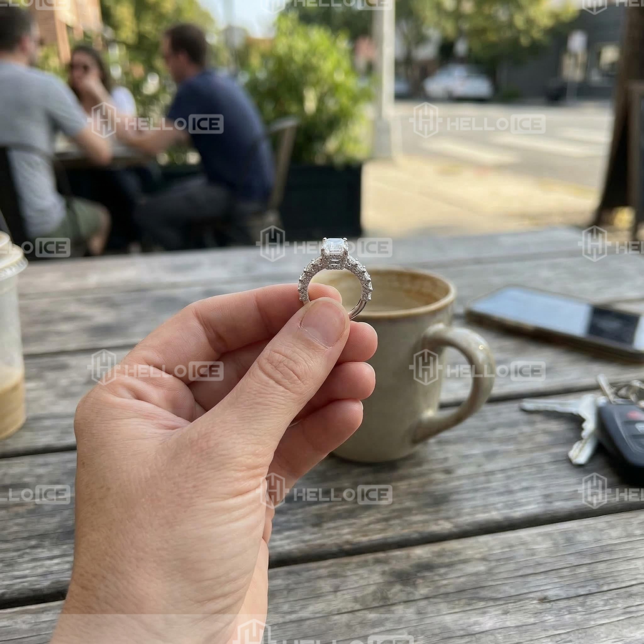 Helloice Review Image