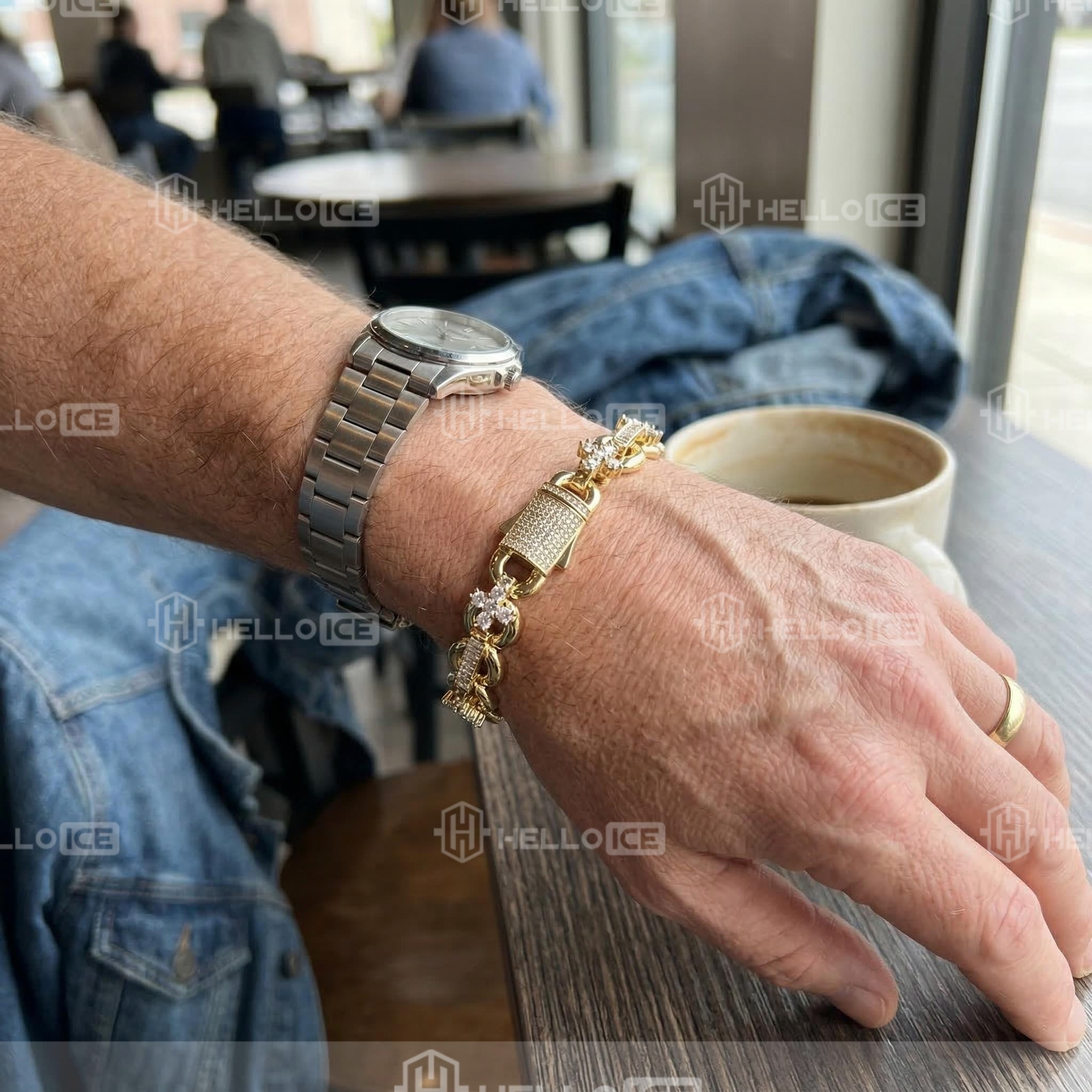 Helloice Review Image