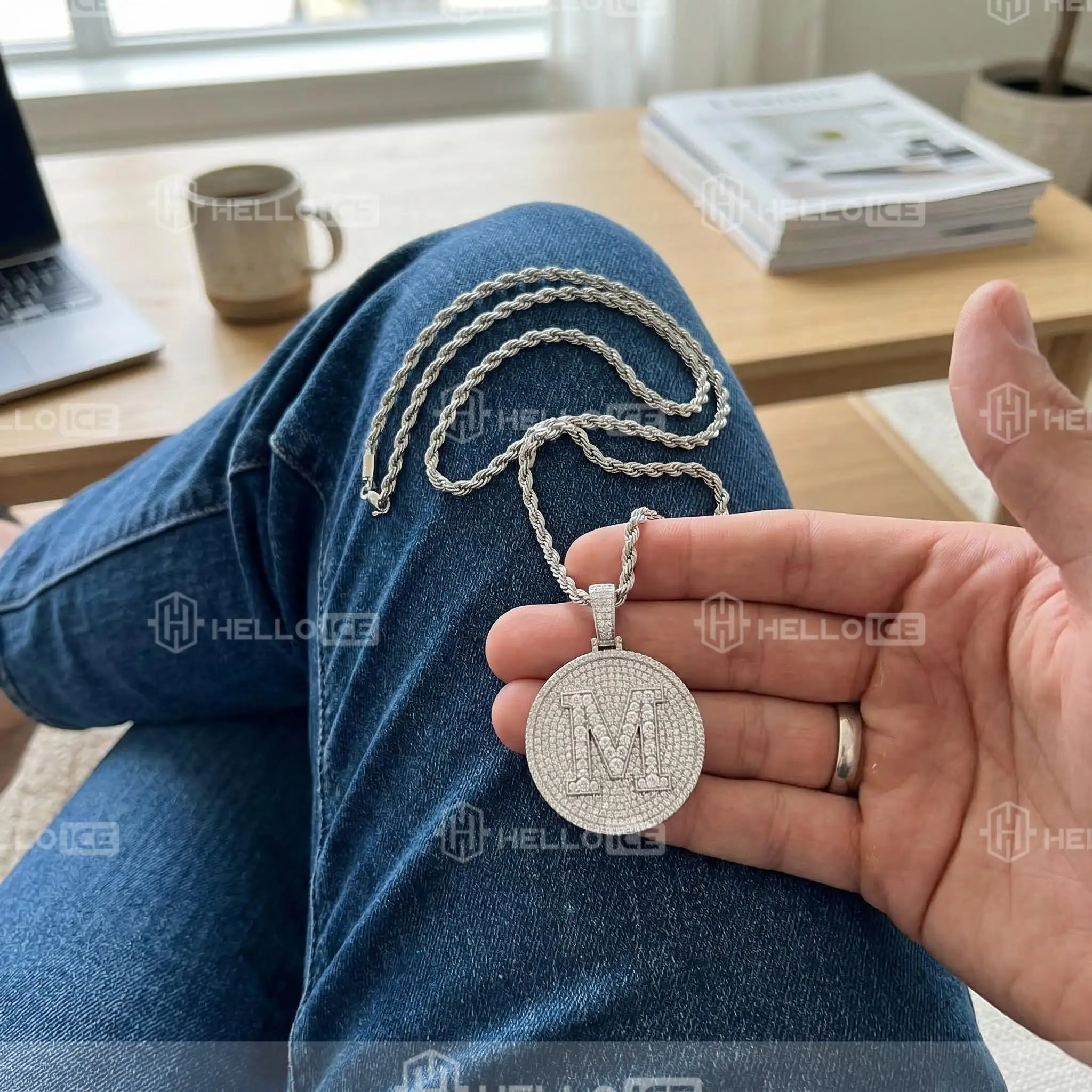 Helloice Review Image