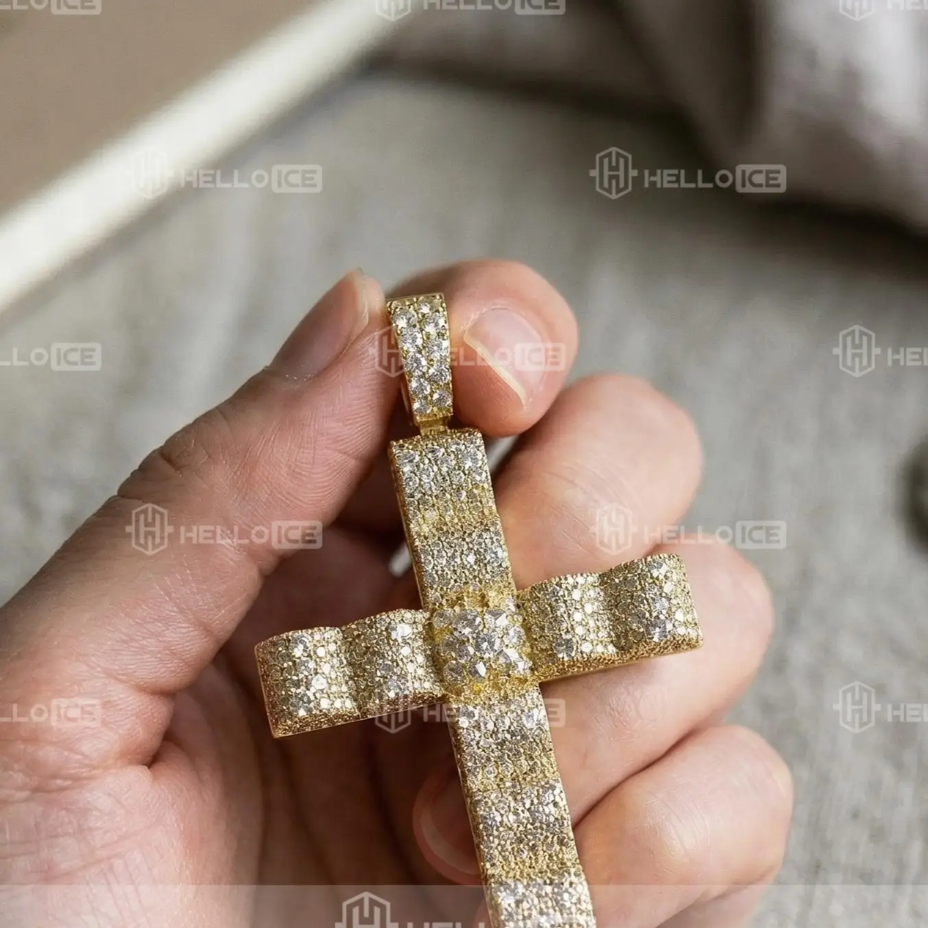 Helloice Review Image