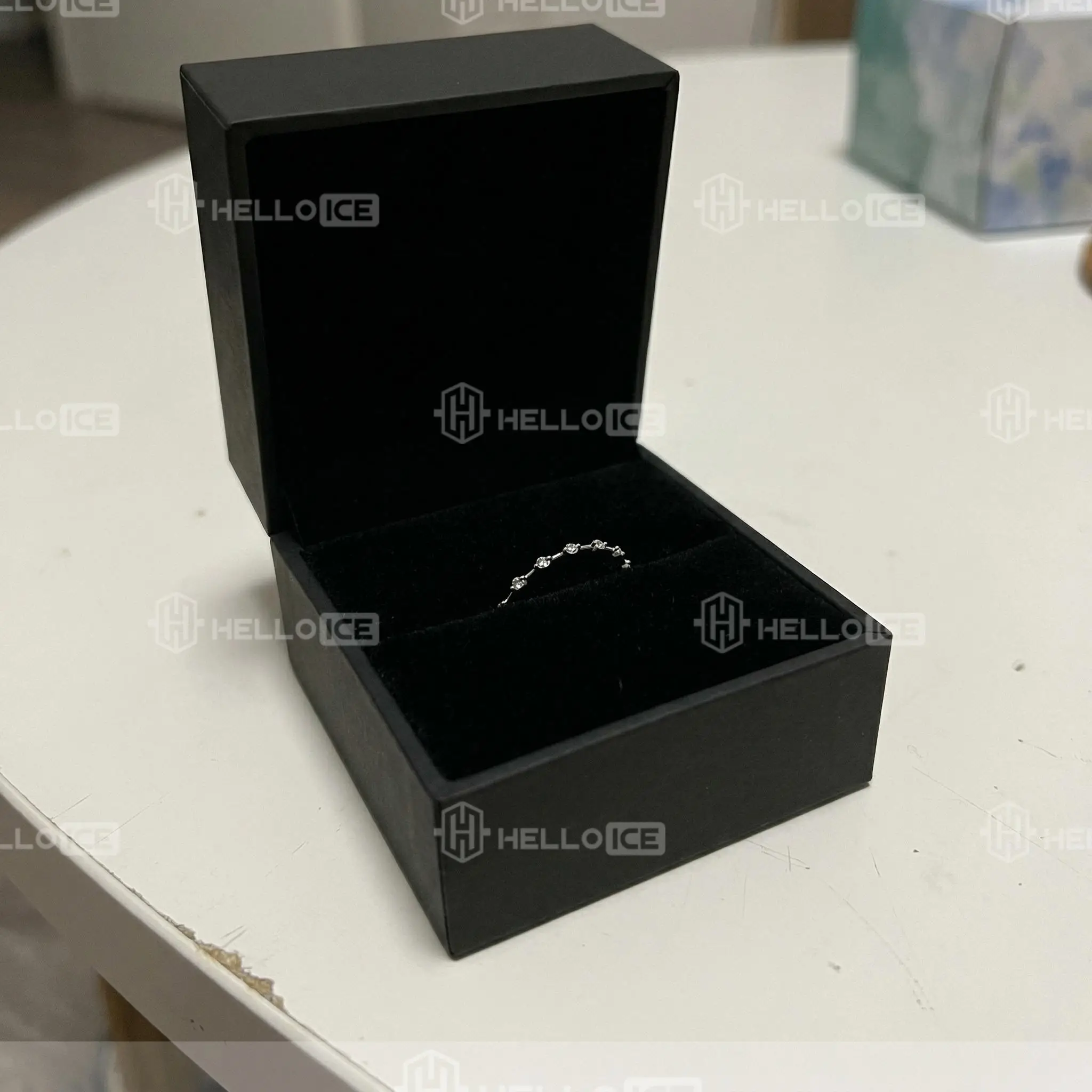 Helloice Review Image