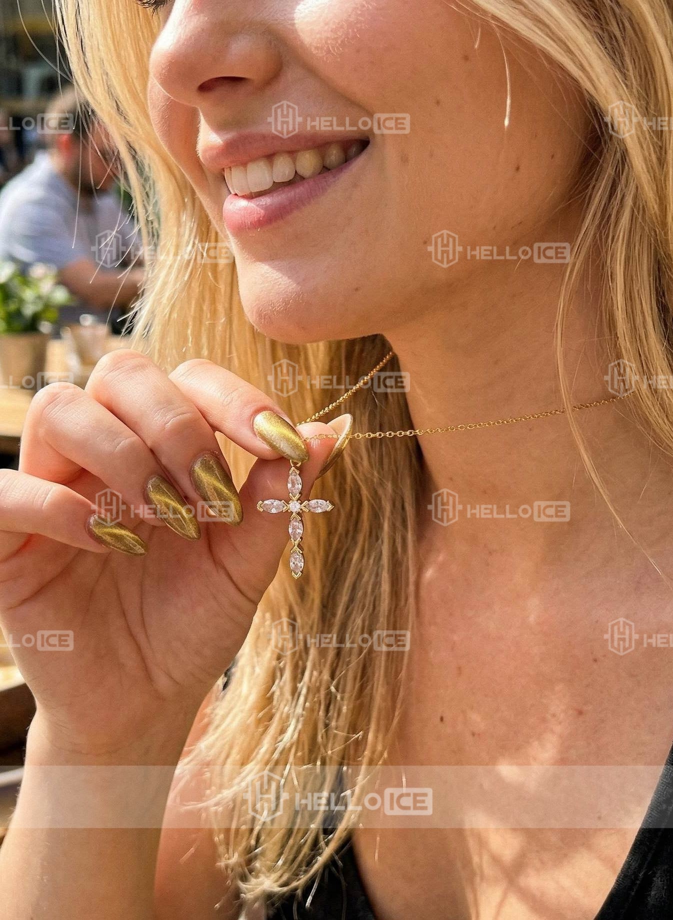 Helloice Review Image