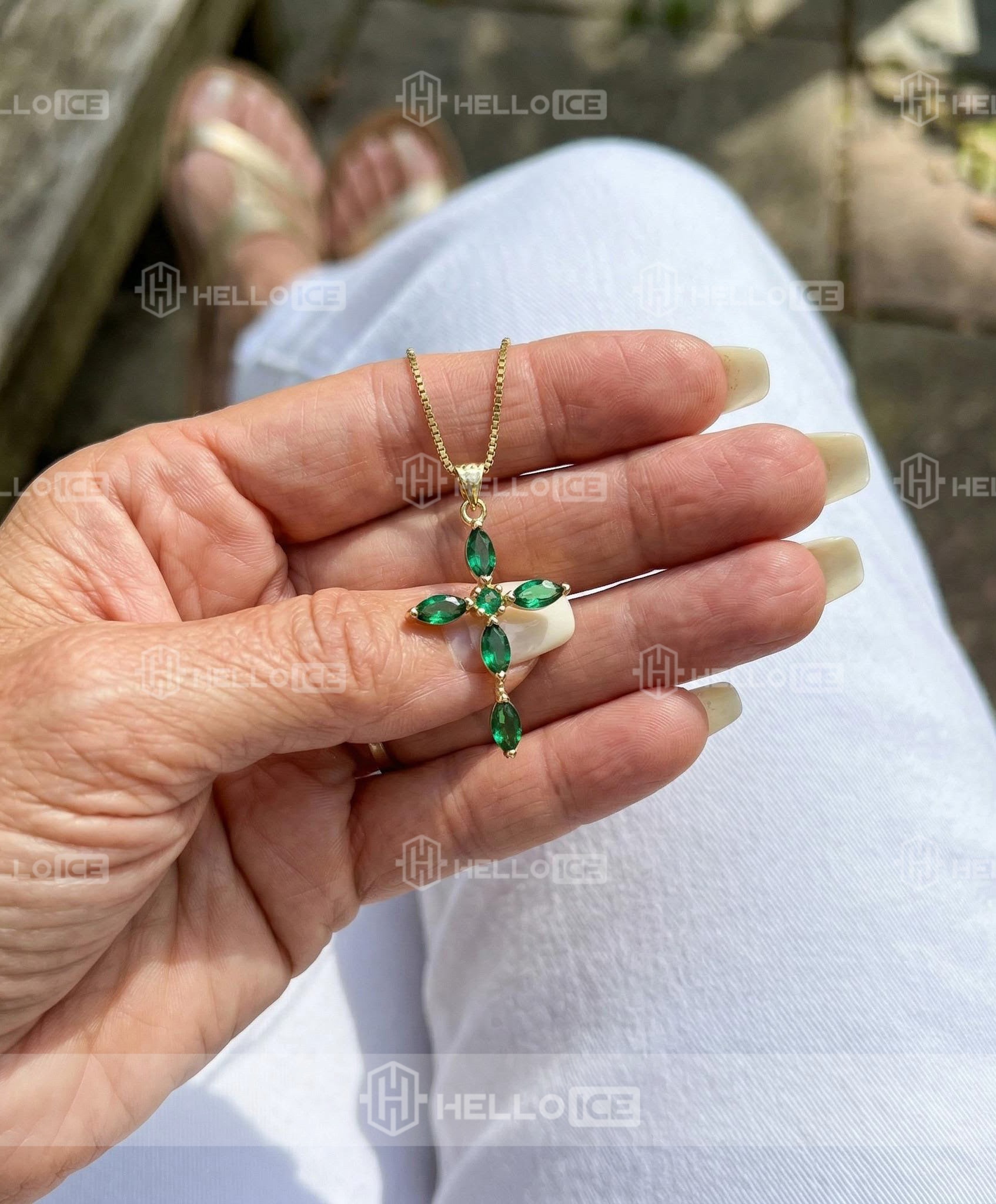 Helloice Review Image