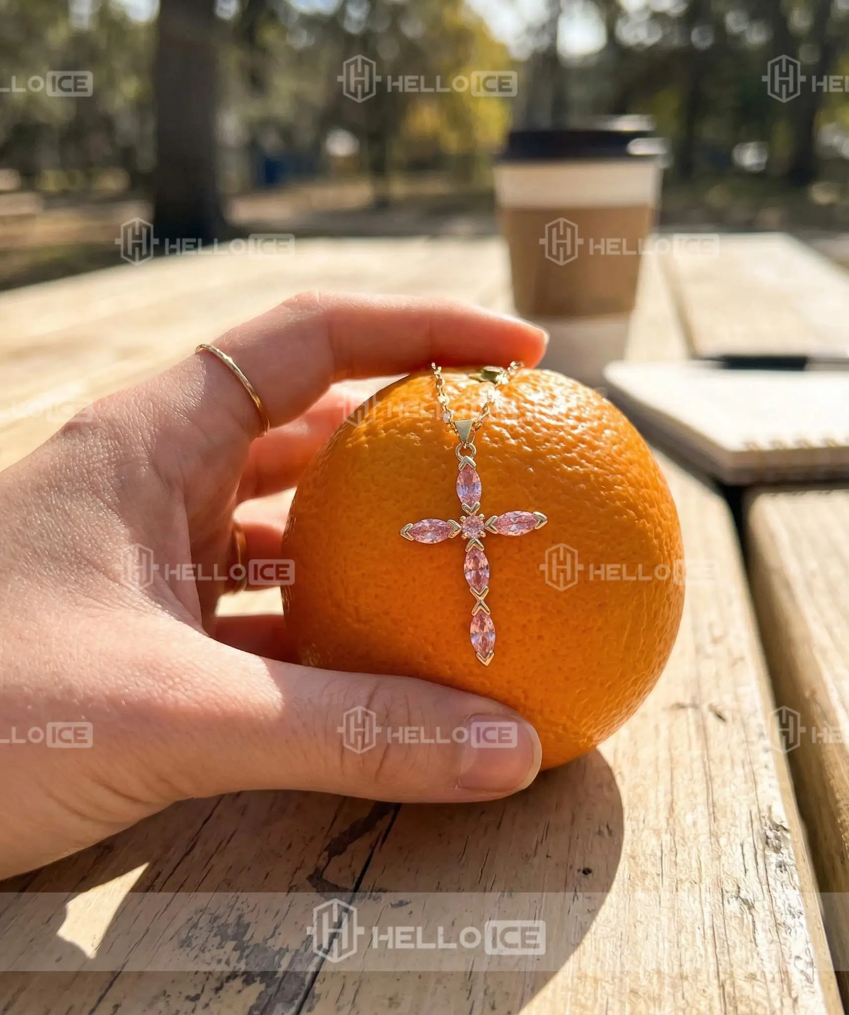 Helloice Review Image
