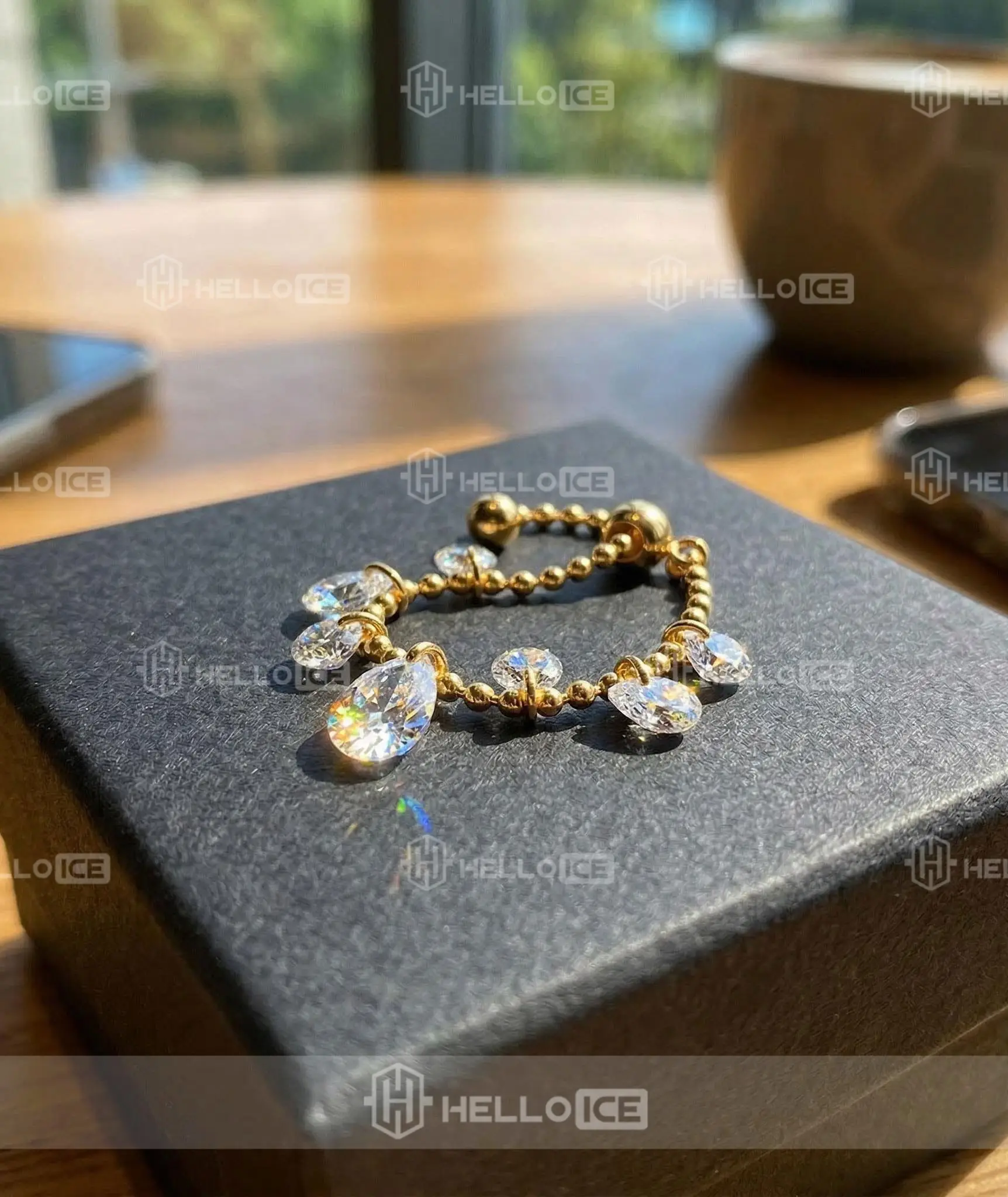 Helloice Review Image