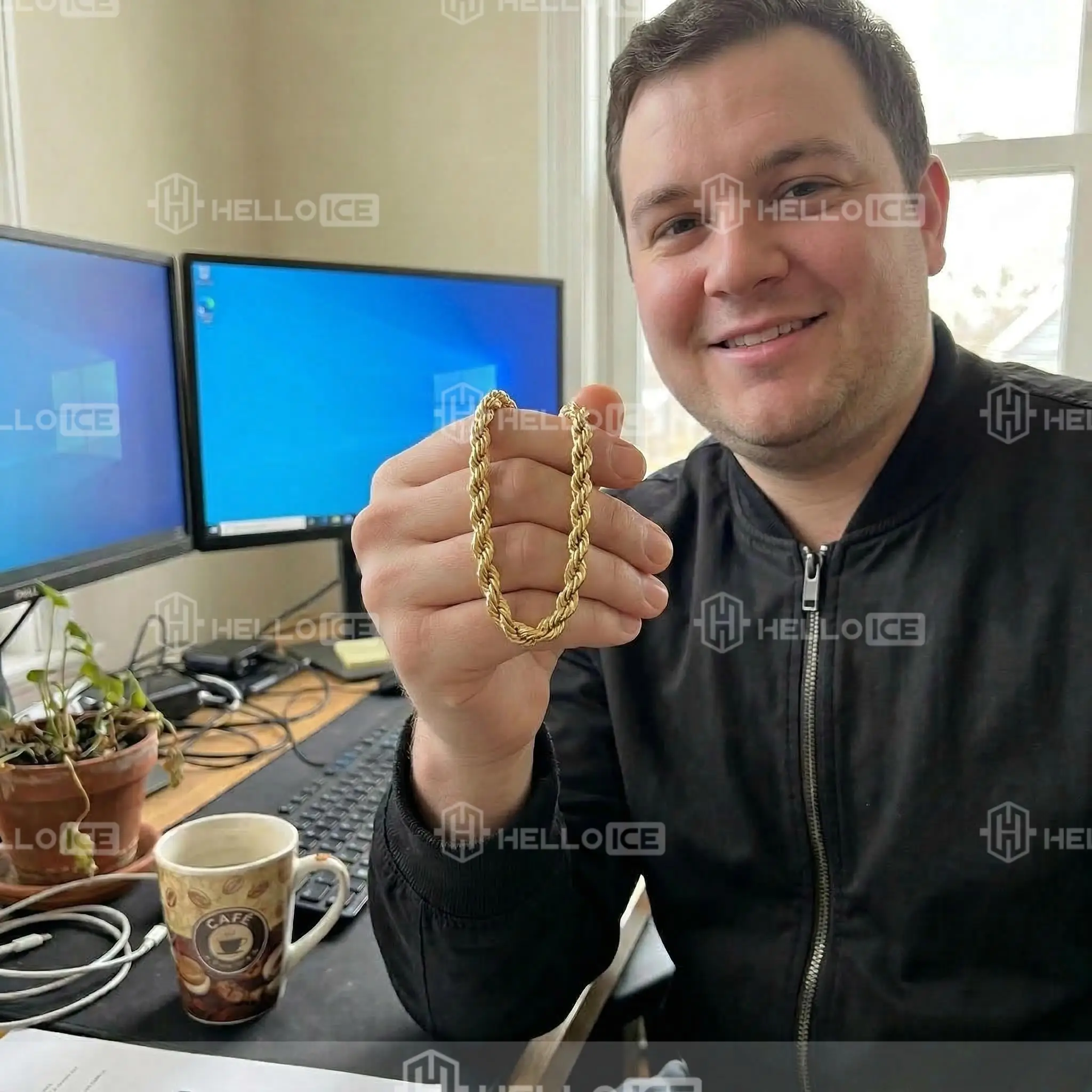 Helloice Review Image