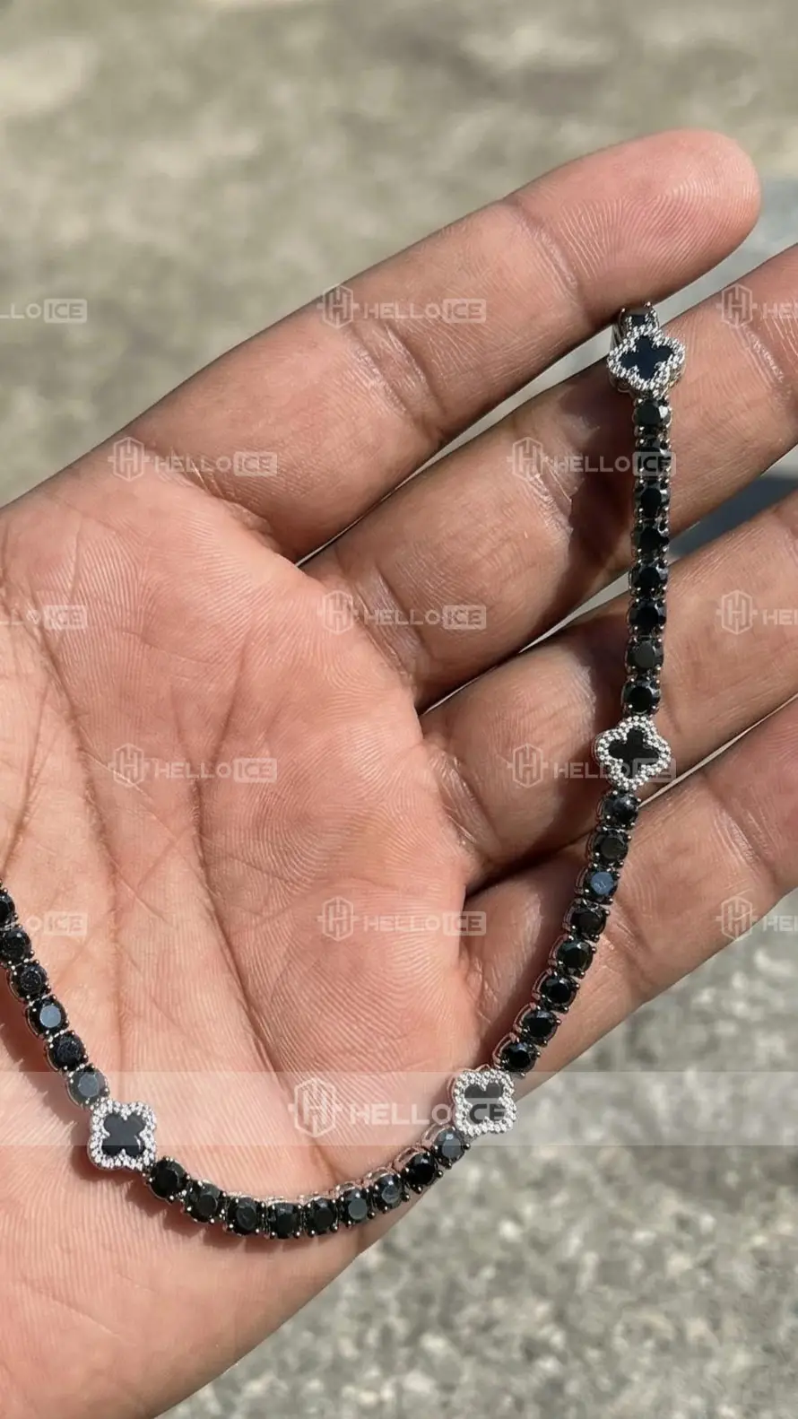 Helloice Review Image