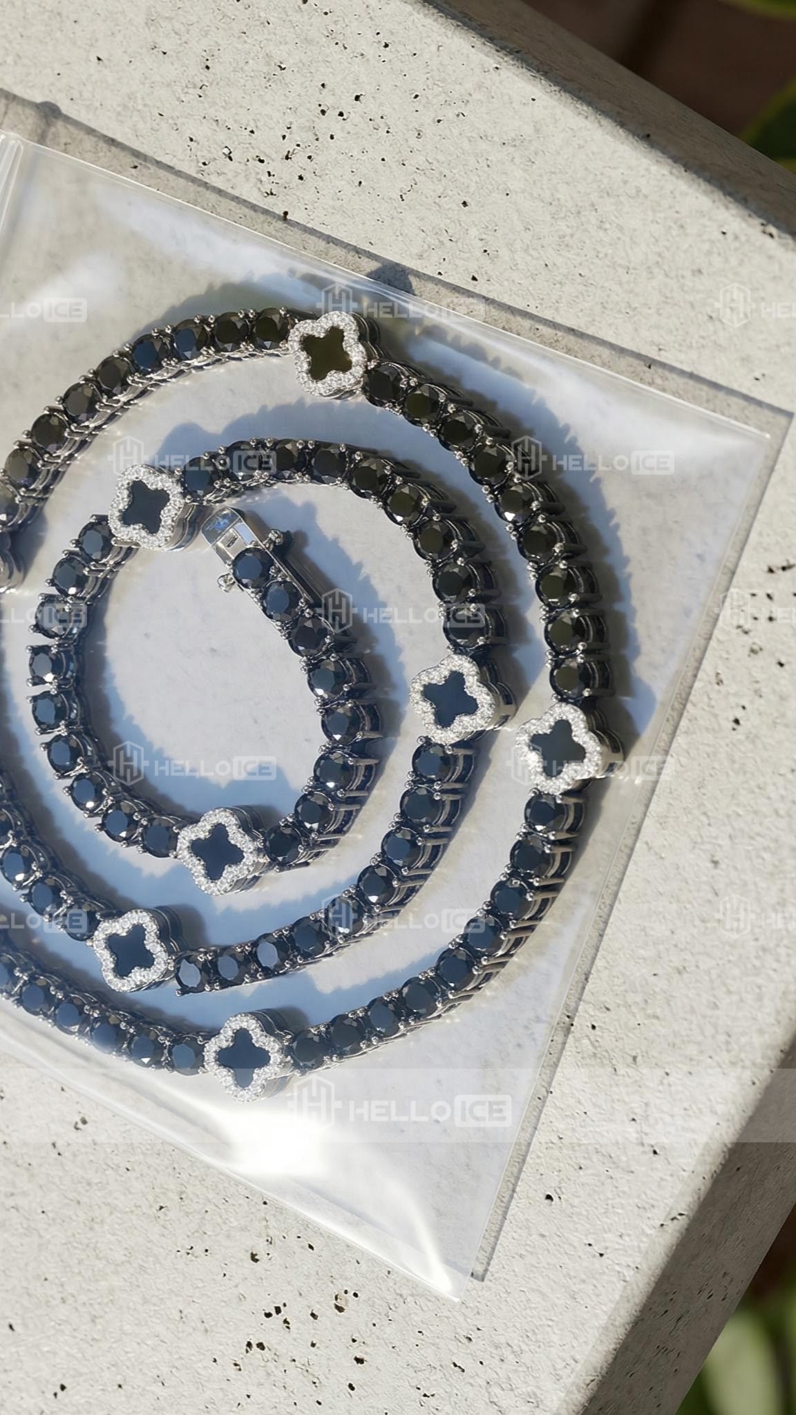 Helloice Review Image
