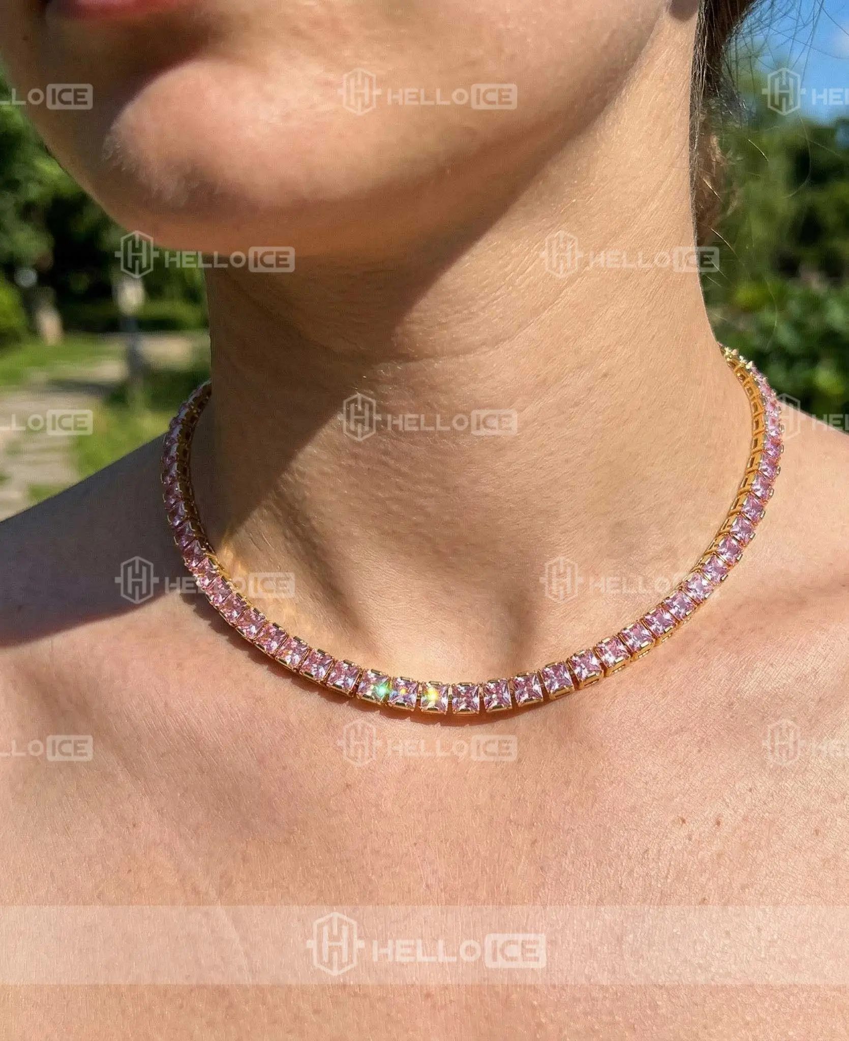 Helloice Review Image