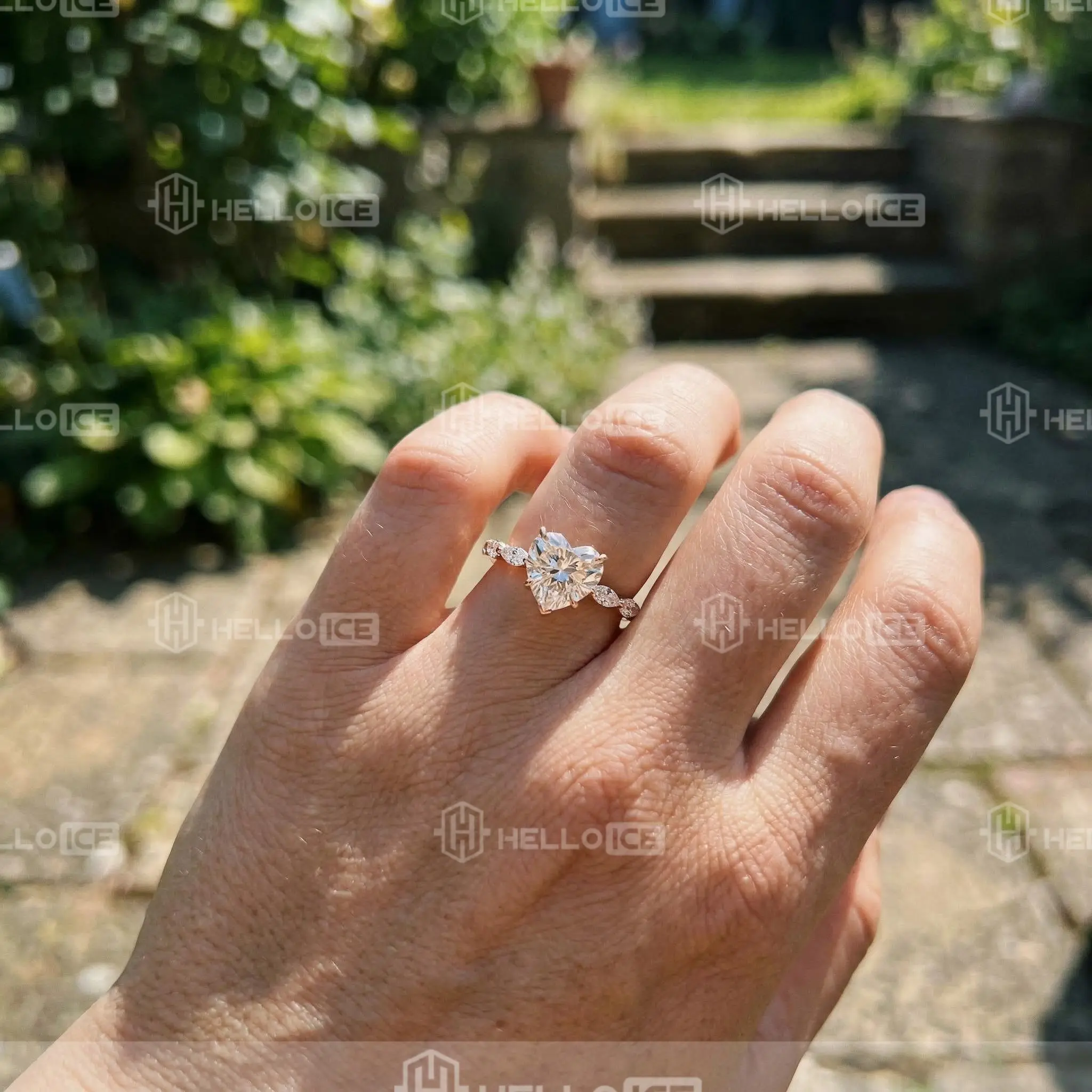 Helloice Review Image
