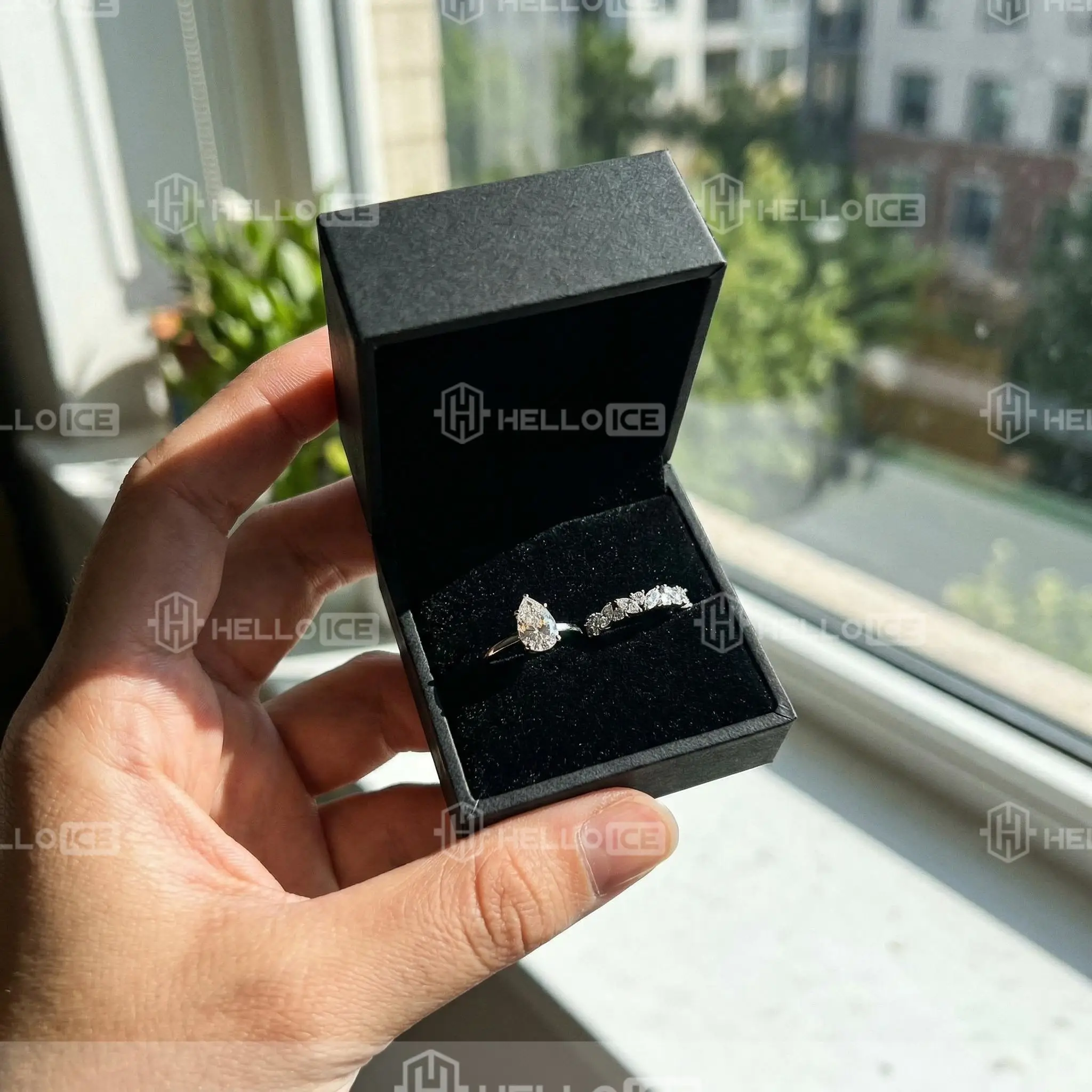 Helloice Review Image